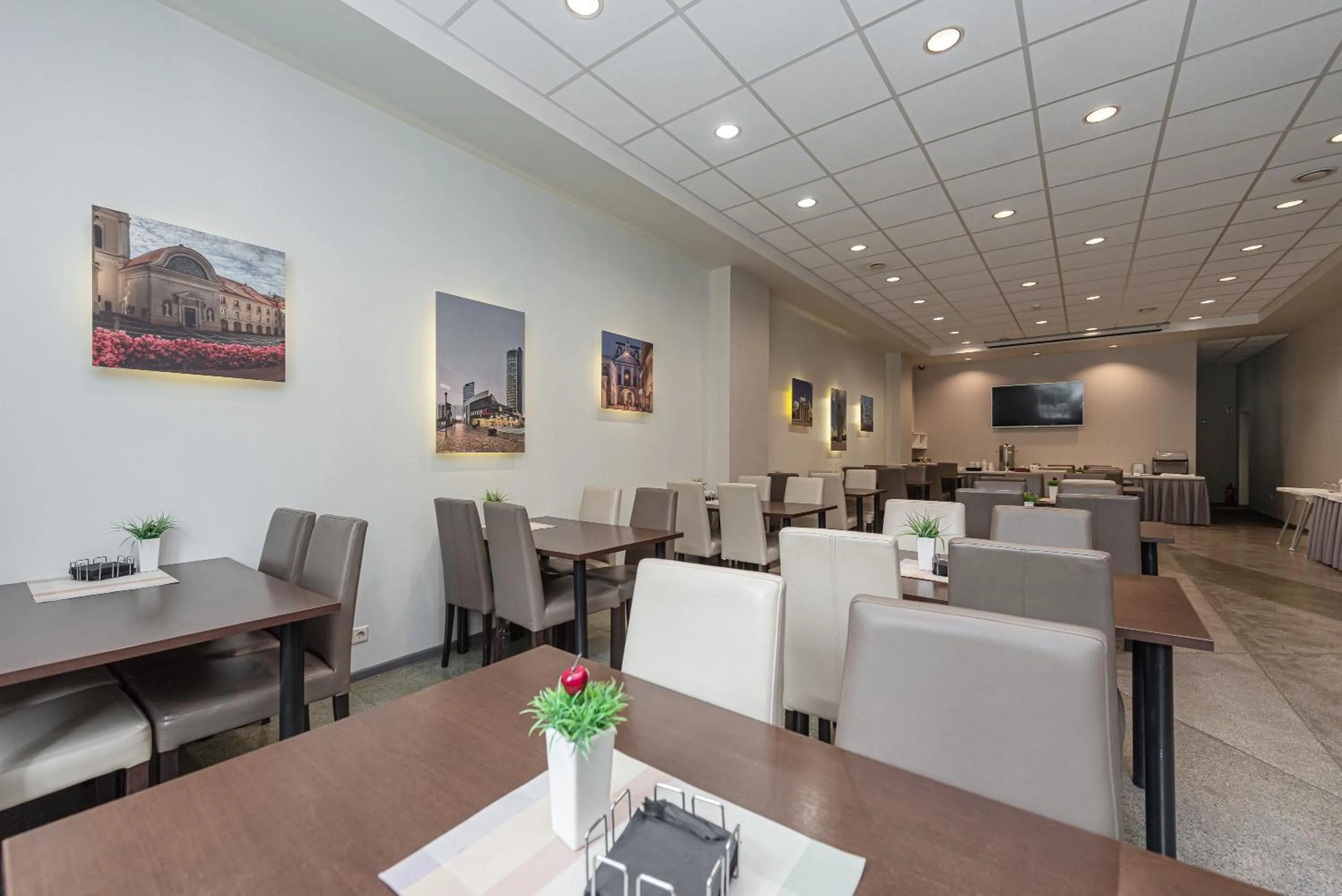 Buffet breakfast in Vilnius City Hotel