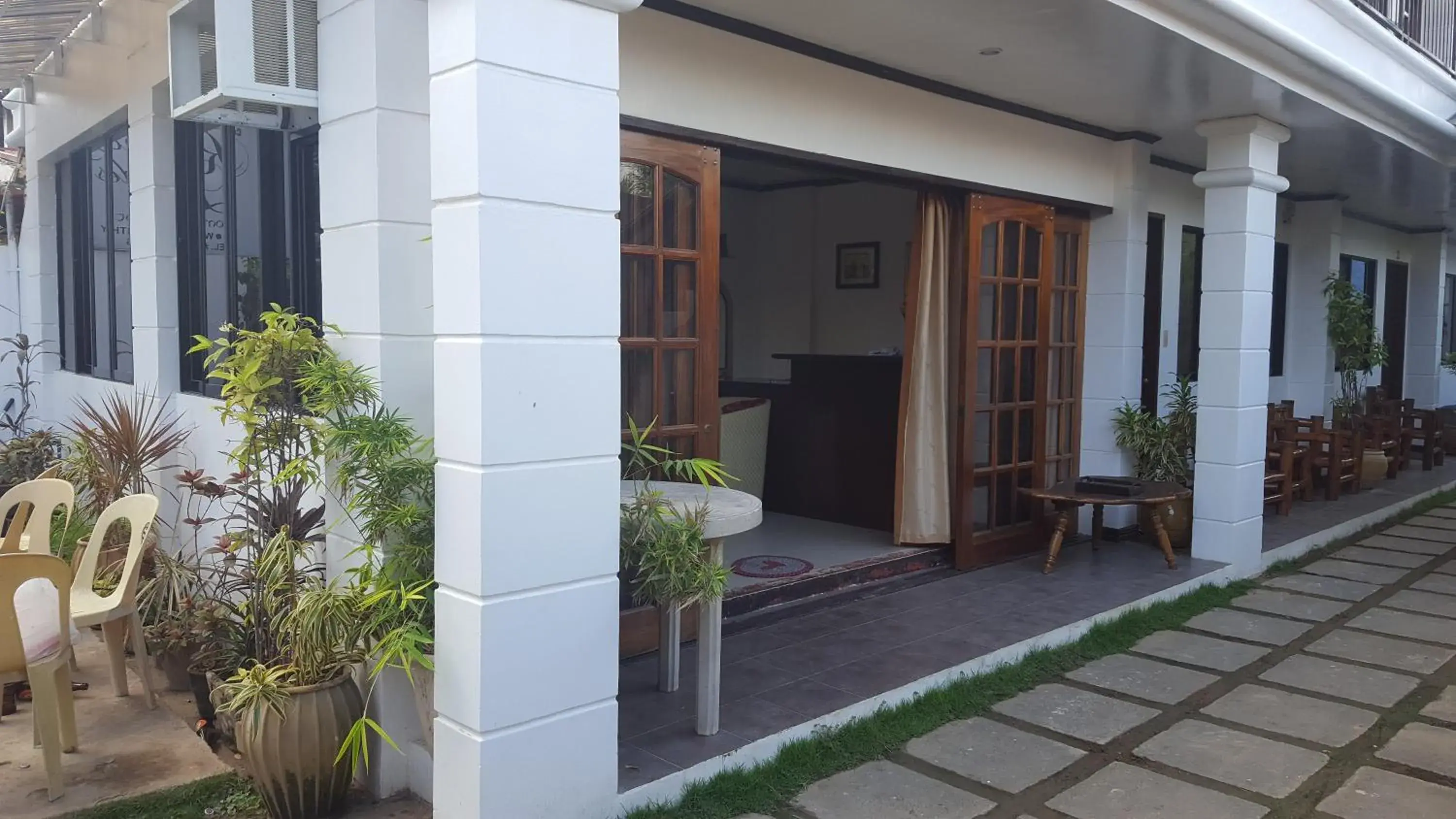 Property building in Residencia Lourdes Property building in Residencia Lourdes