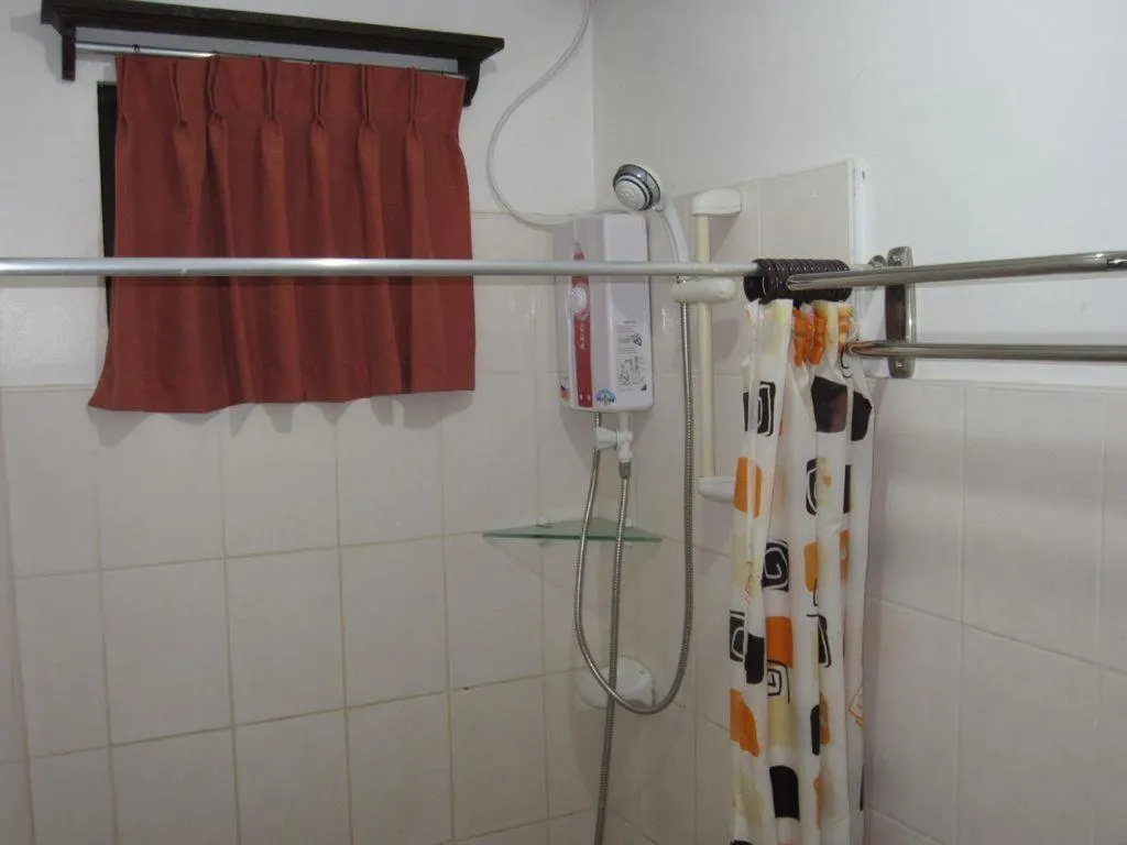 Shower in Residencia Lourdes