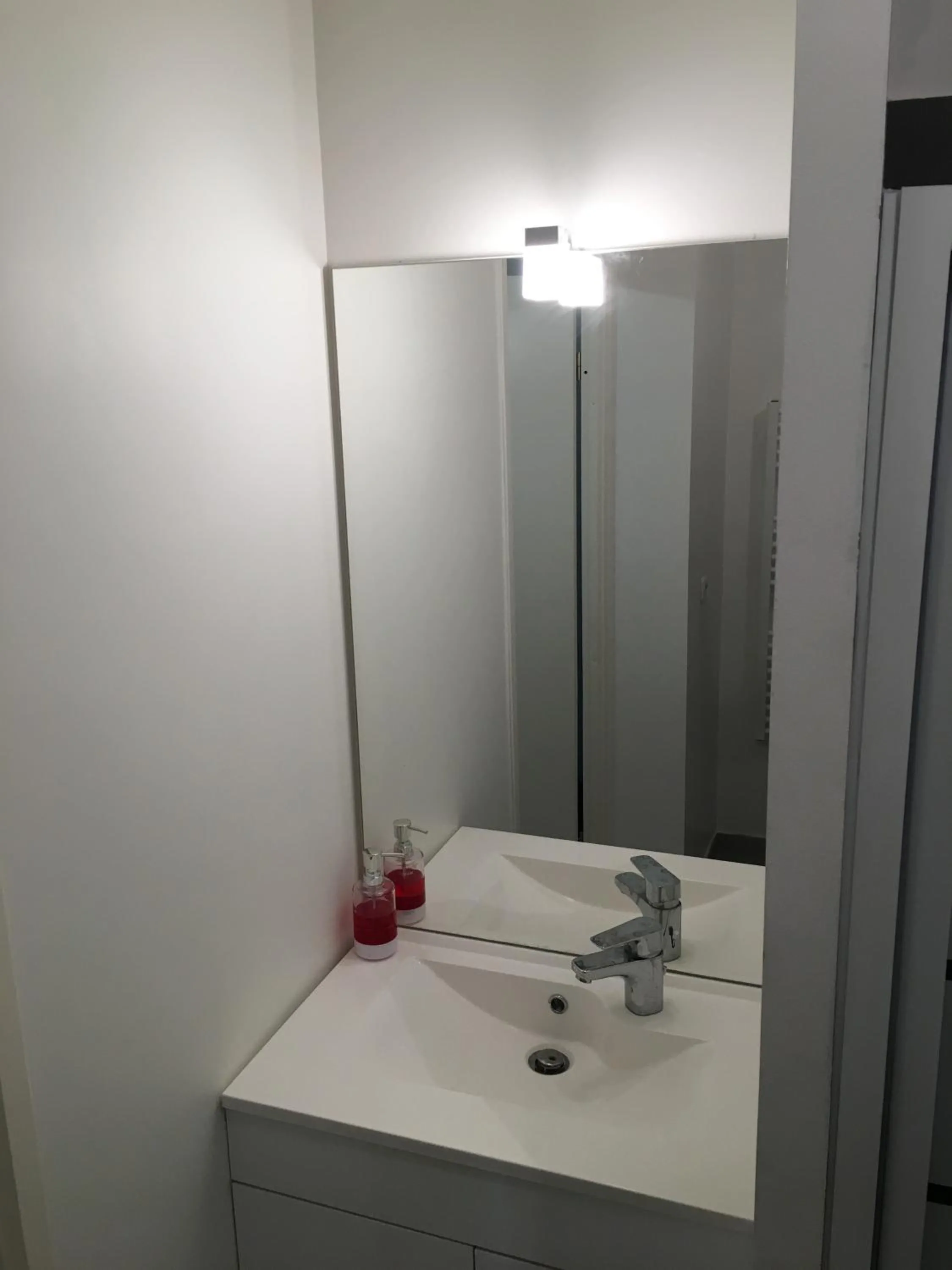Bathroom in Sleep in Paris Val d'Europe