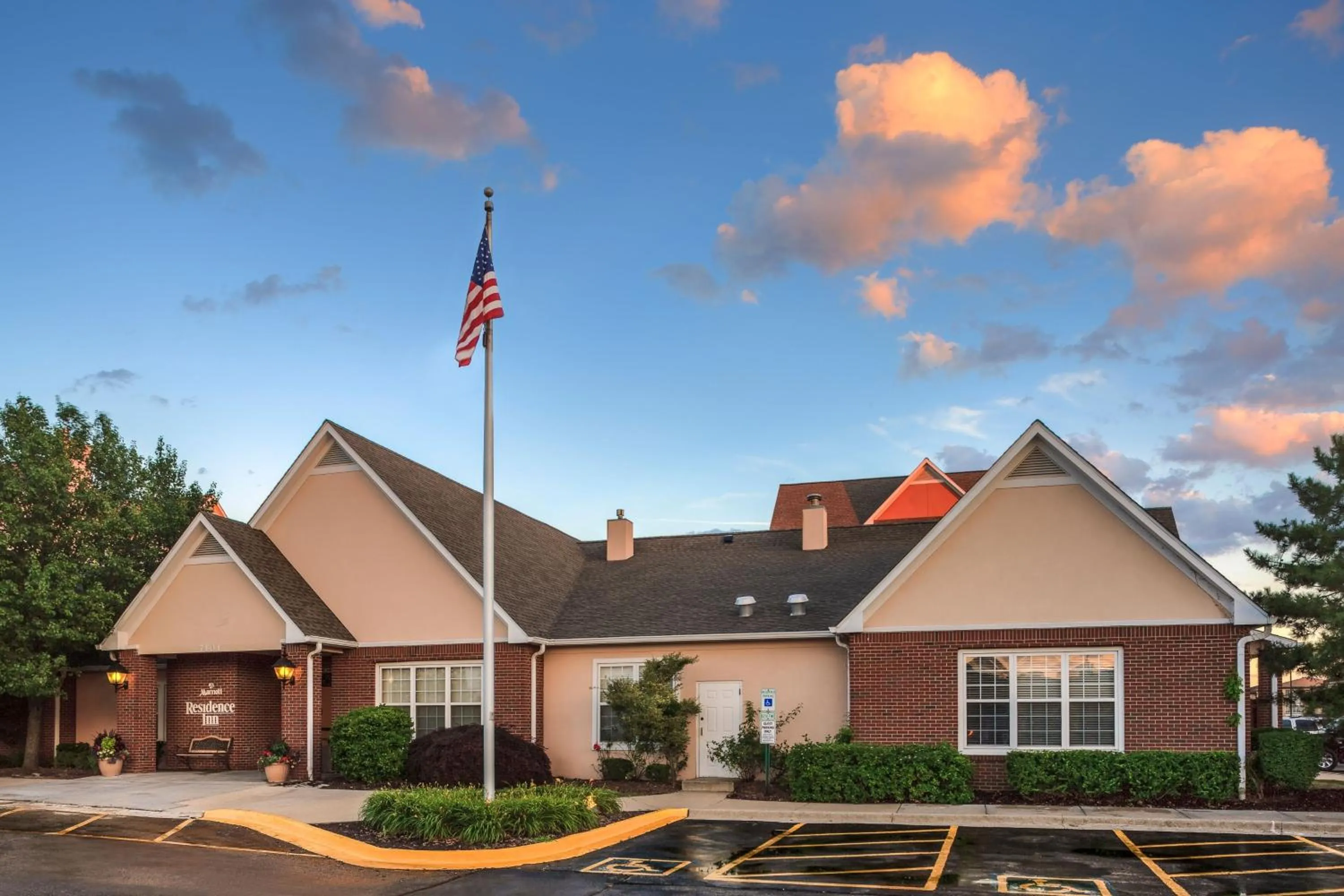 Property building in Residence Inn Chicago O'Hare