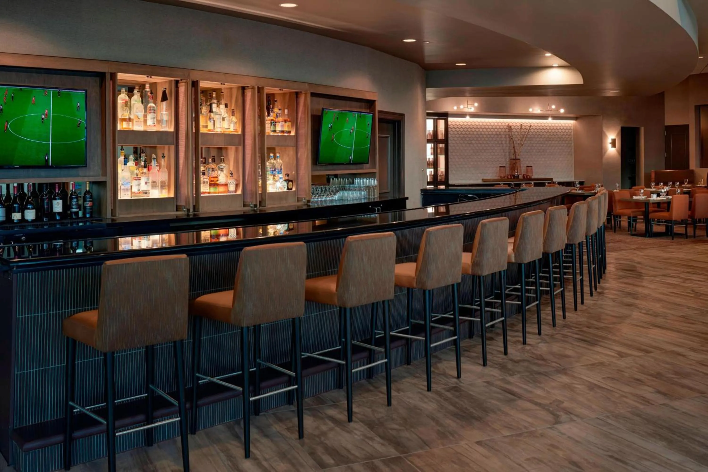 Lounge or bar in Chicago Marriott Southwest at Burr Ridge