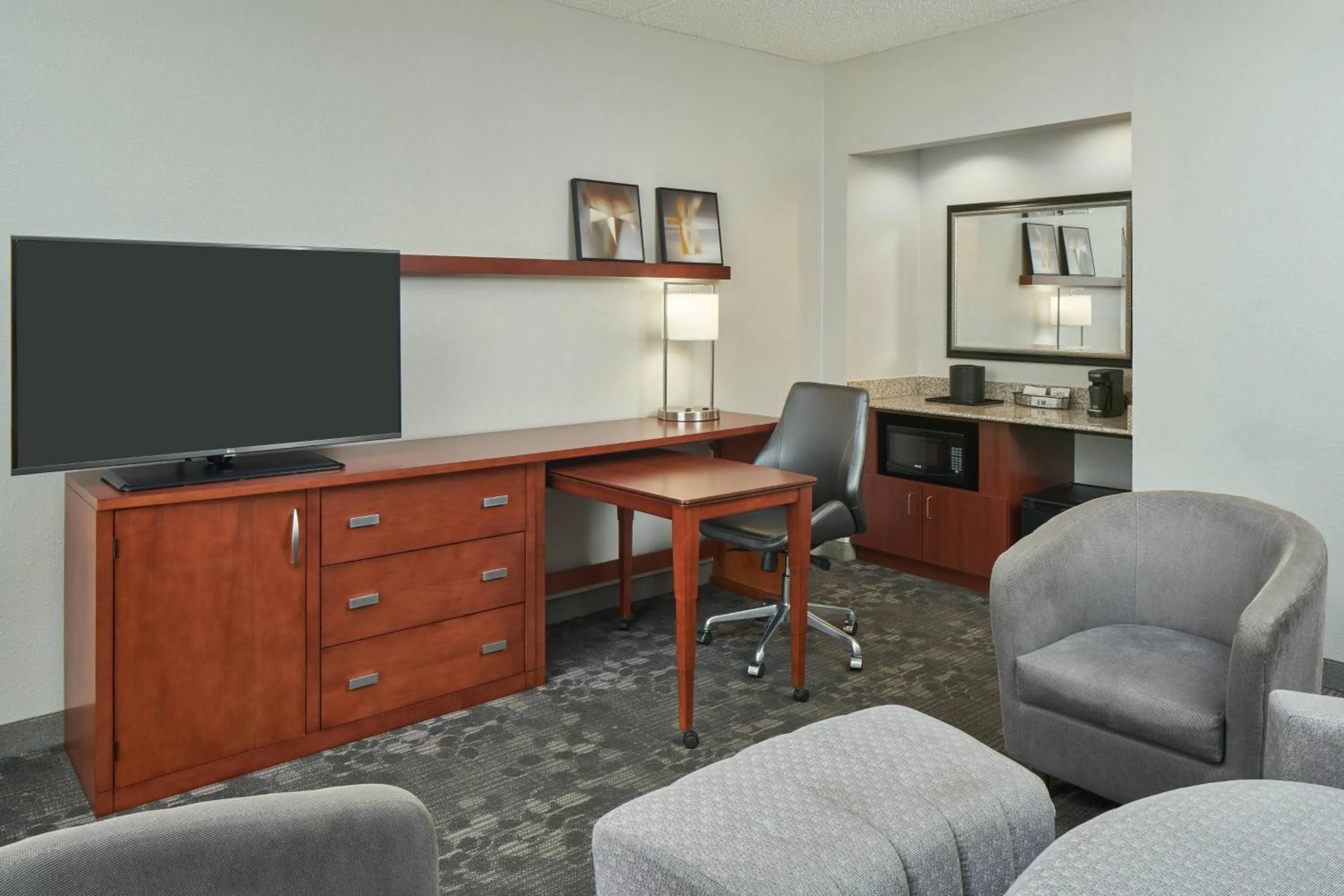 Living room in Courtyard Chicago Wood Dale / Itasca