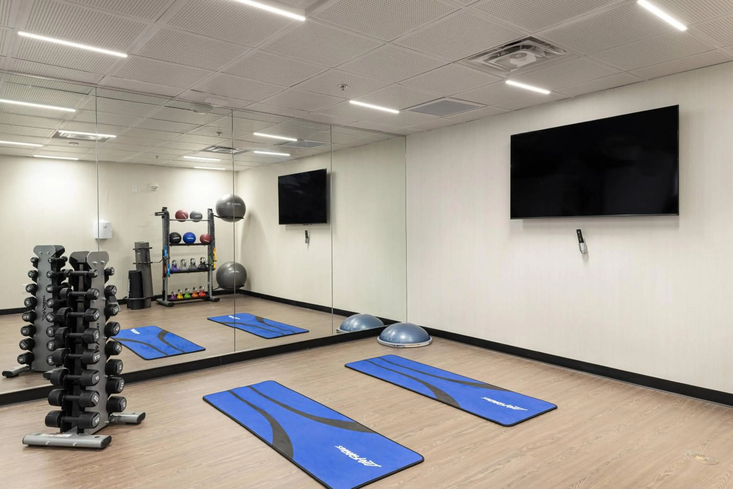 Fitness centre/facilities in Courtyard by Marriott Charlottesville - University Medical Center