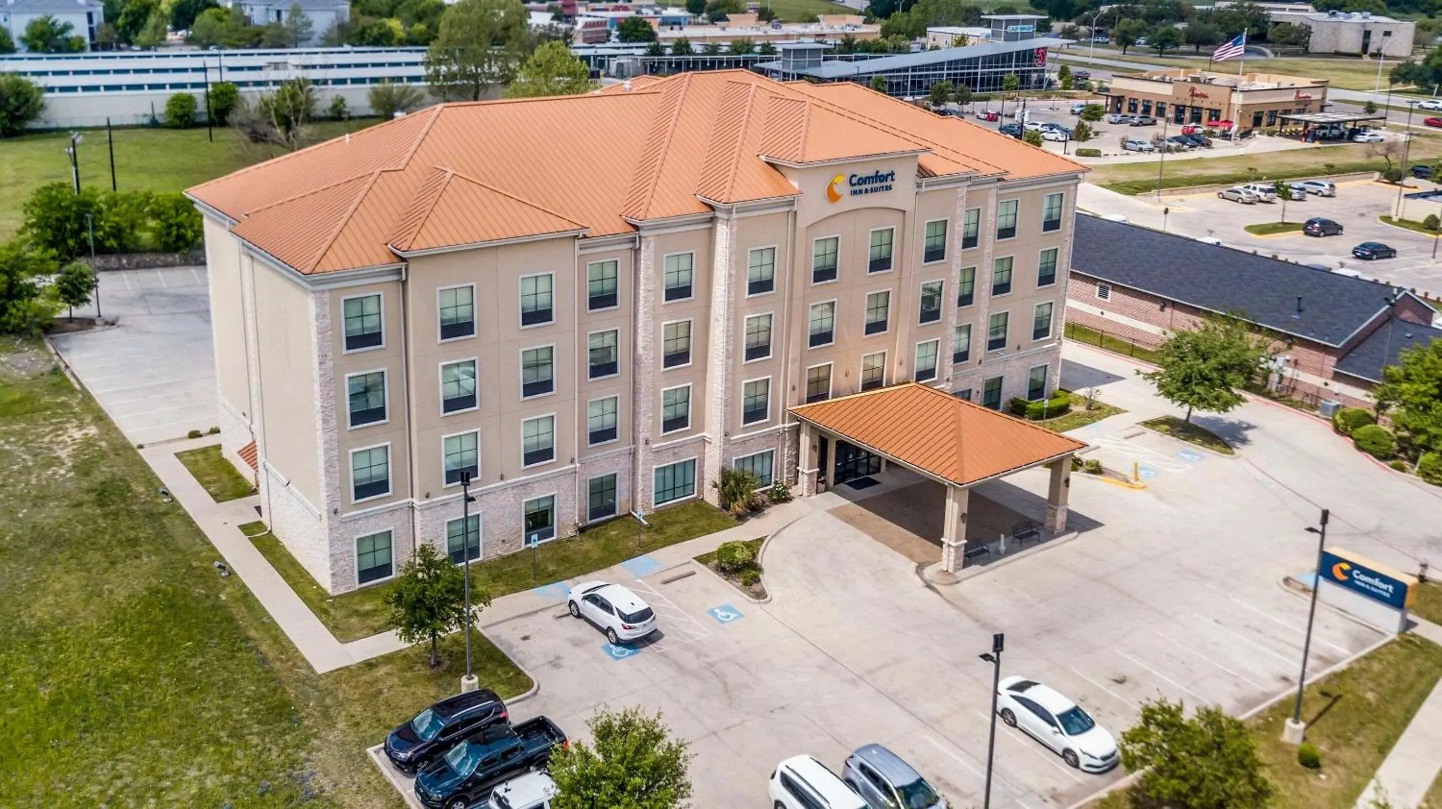 Property building, Bird's-eye View in Comfort Inn & Suites Fort Worth - Fossil Creek