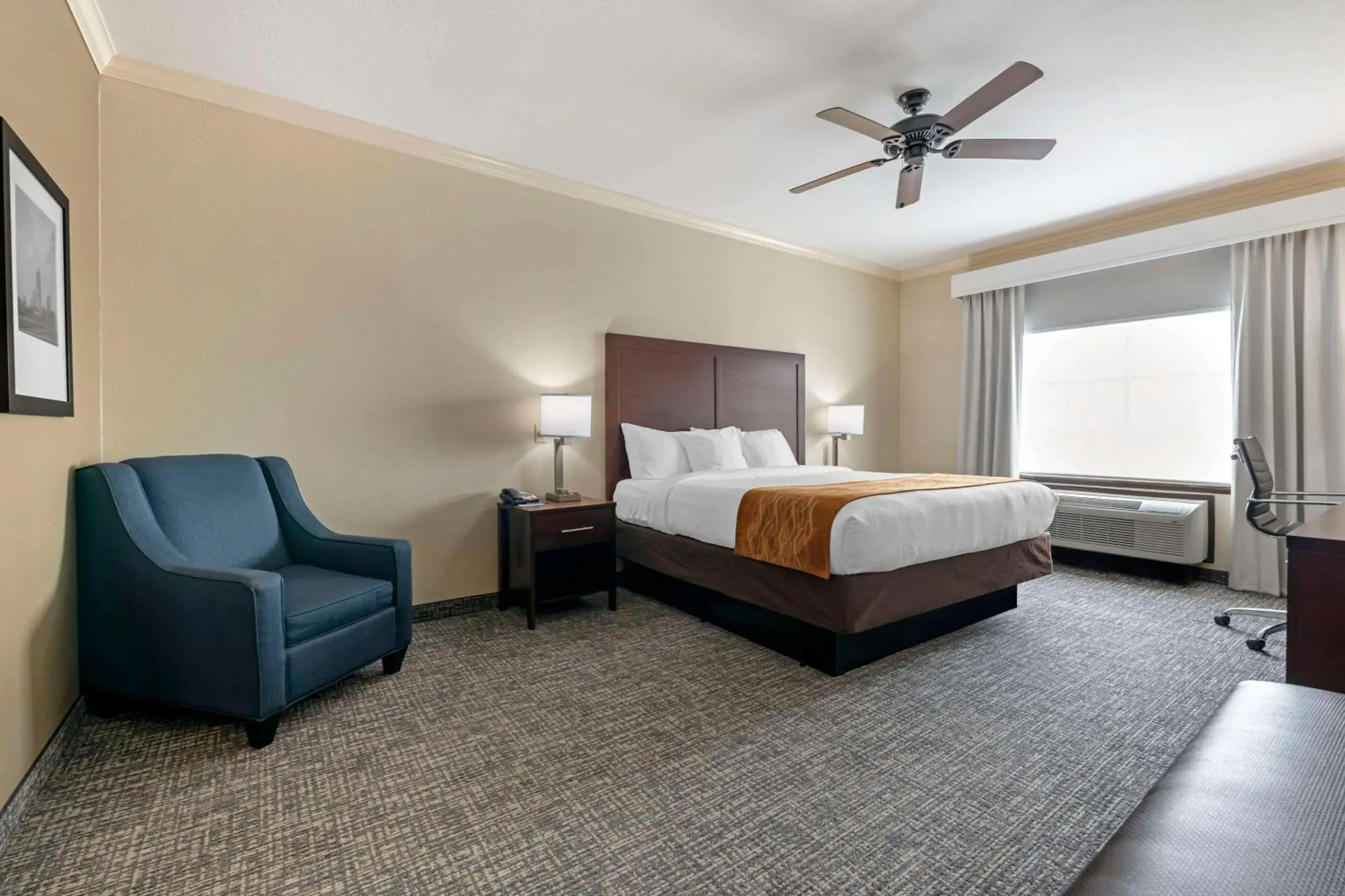 Bedroom, Bed in Comfort Inn & Suites Fort Worth - Fossil Creek