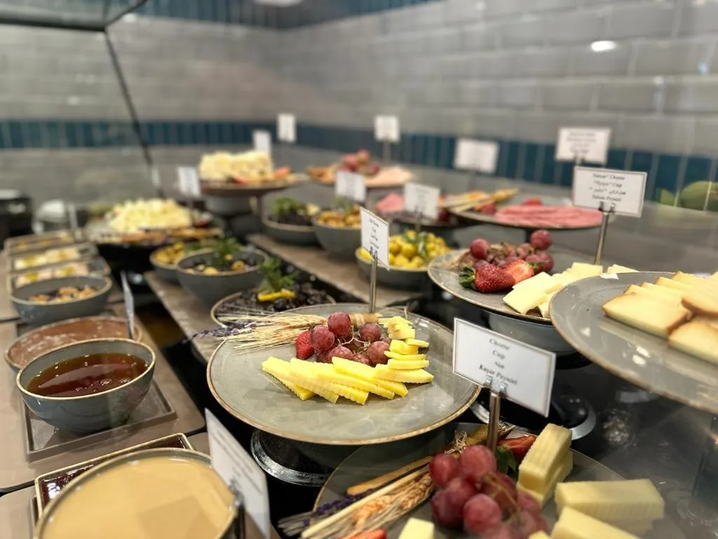 Restaurant/places to eat in AKKA Lush Hotel Taksim