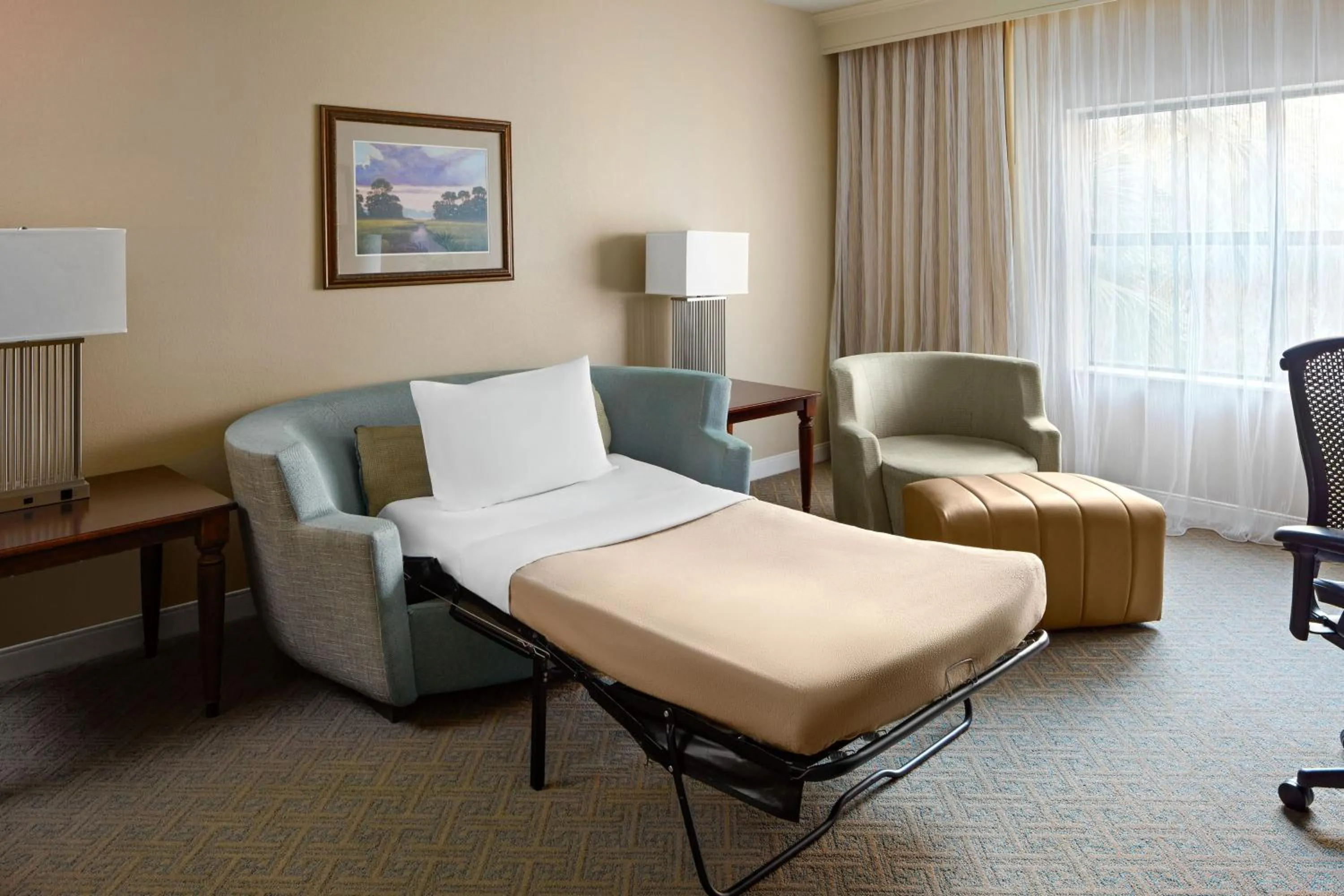 Photo of the whole room in Courtyard Charleston Mount Pleasant