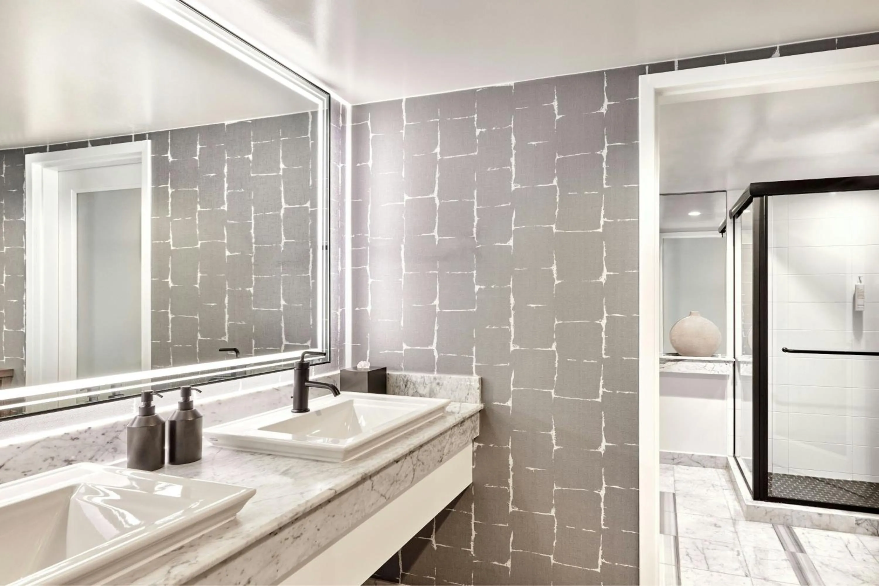 Bathroom in Anaheim Marriott