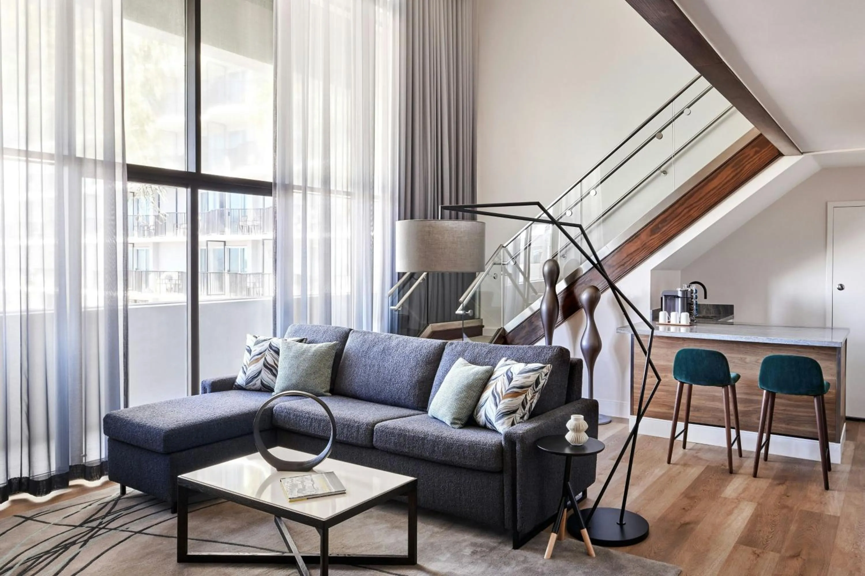 Living room in Anaheim Marriott