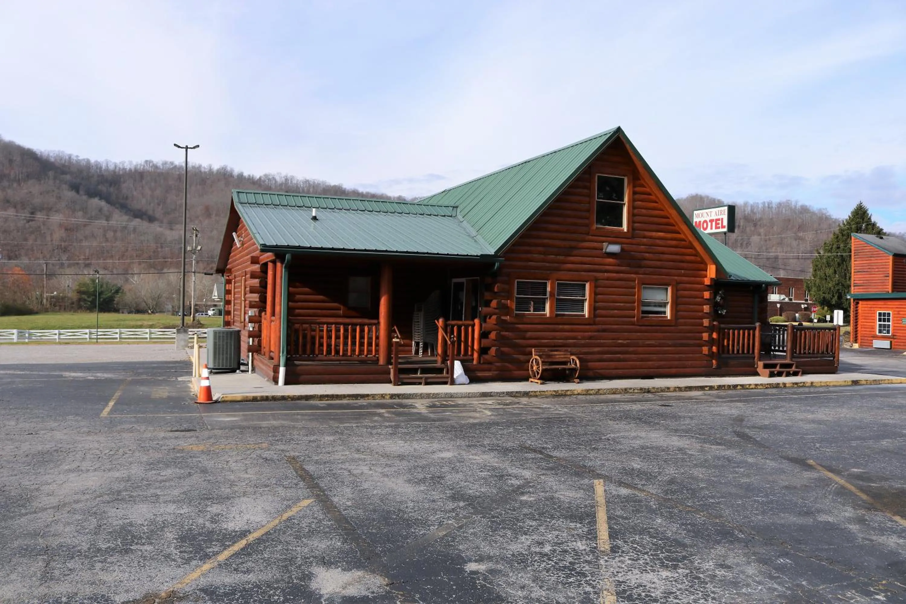 Property building in Rodeway Inn Harlan