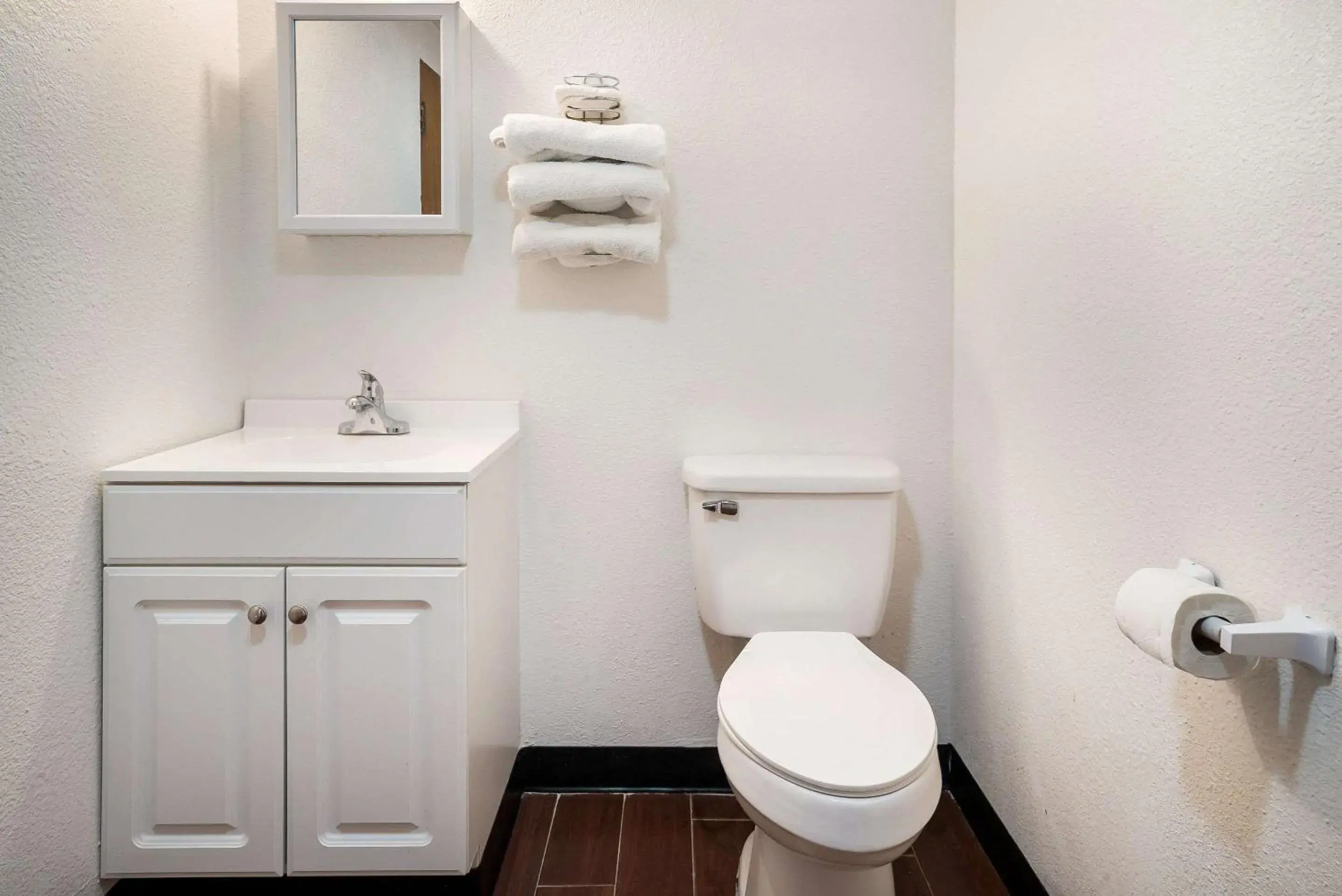 Bedroom in Rodeway Inn Harlan Bedroom in Rodeway Inn Harlan