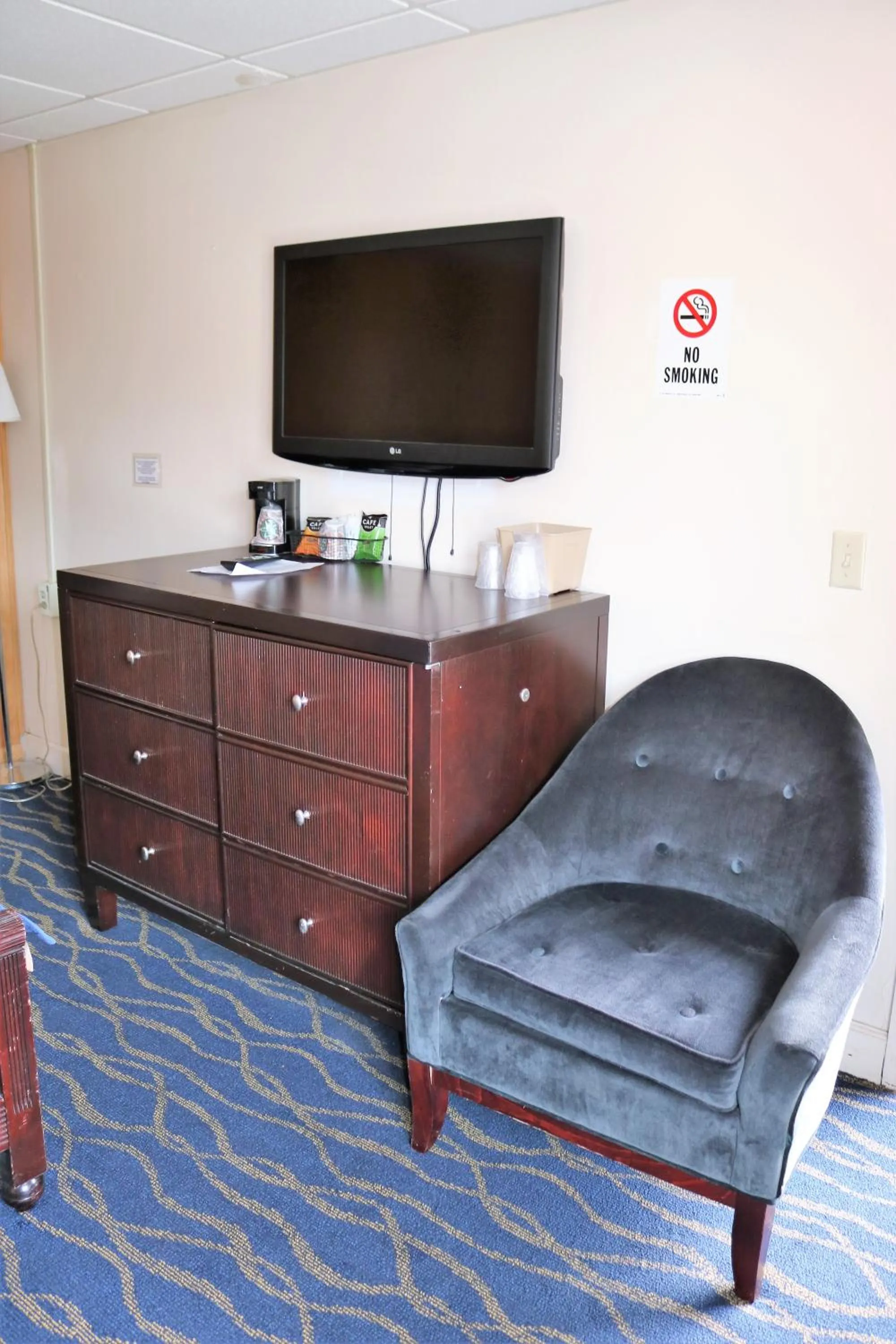 TV and multimedia in Rodeway Inn Harlan