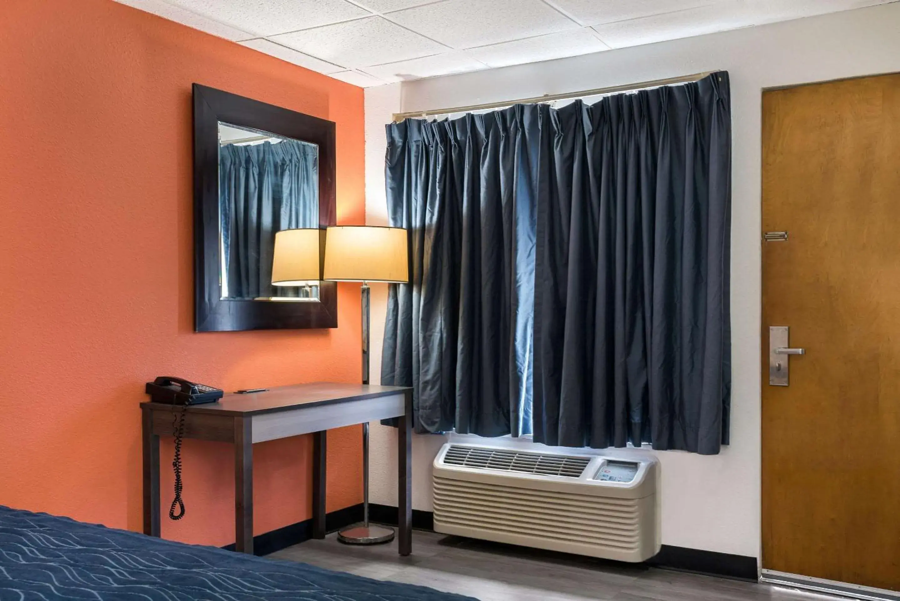 Bedroom, Bed in Rodeway Inn Harlan Bedroom, Bed in Rodeway Inn Harlan