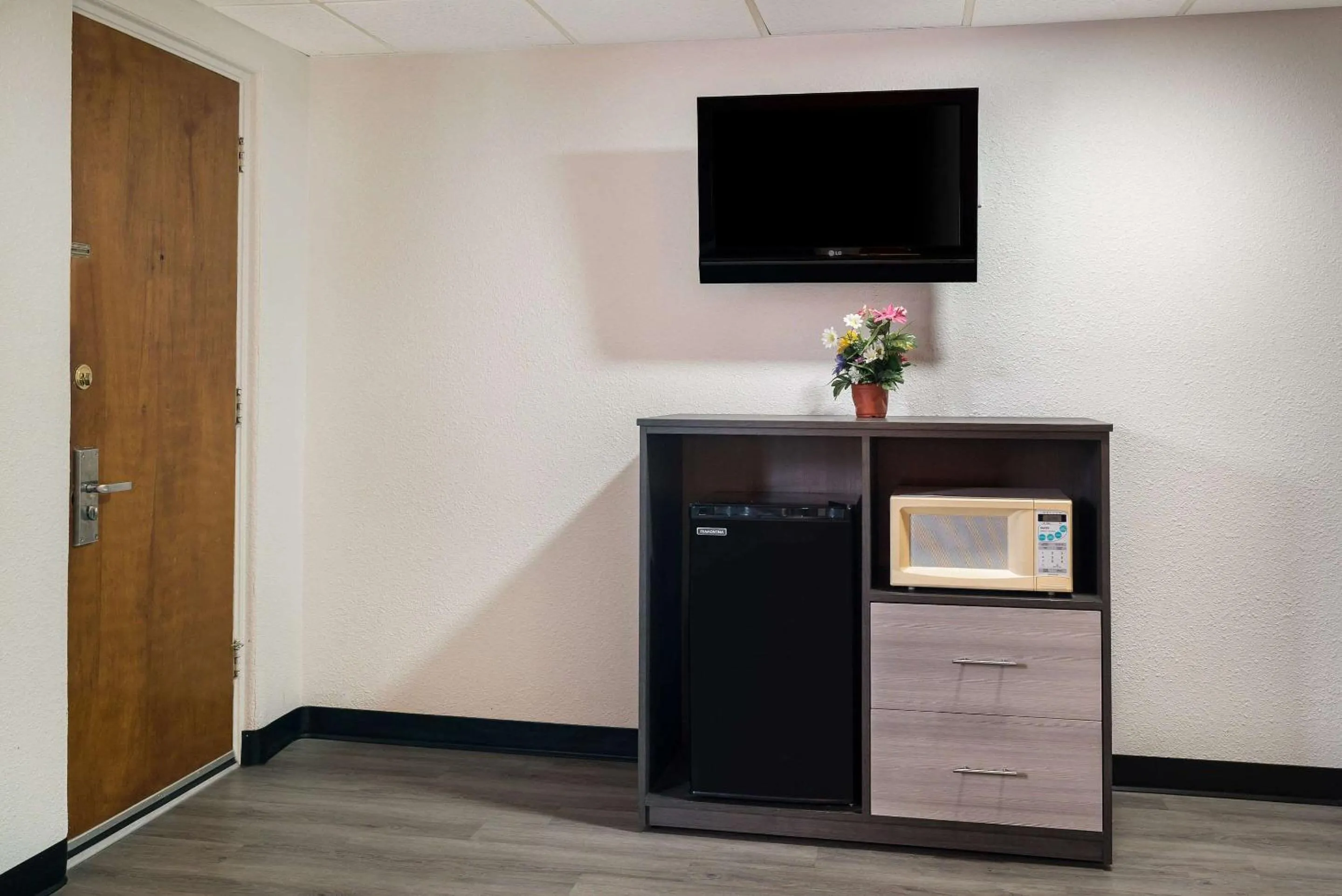 Bedroom in Rodeway Inn Harlan