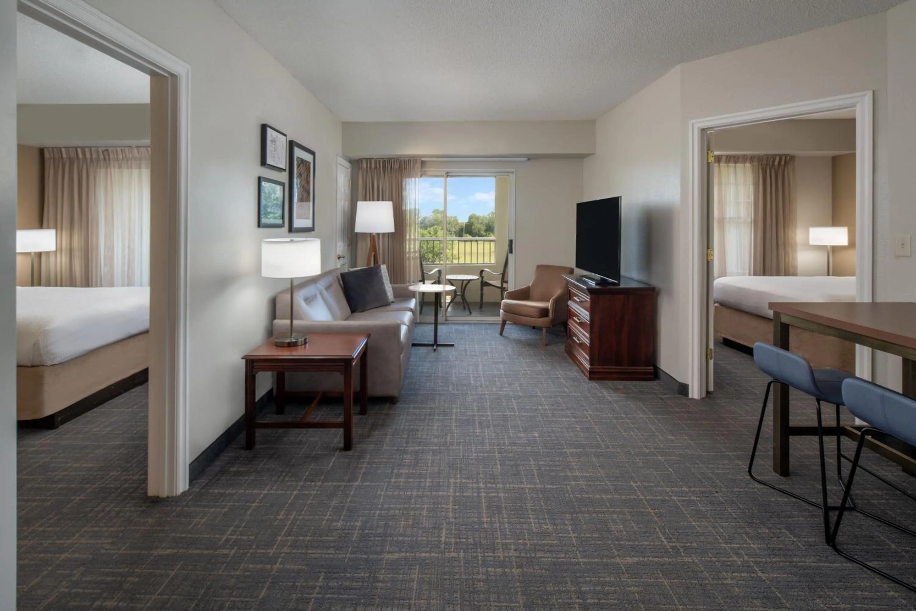 Living room, Bed in Residence Inn Charleston Riverview