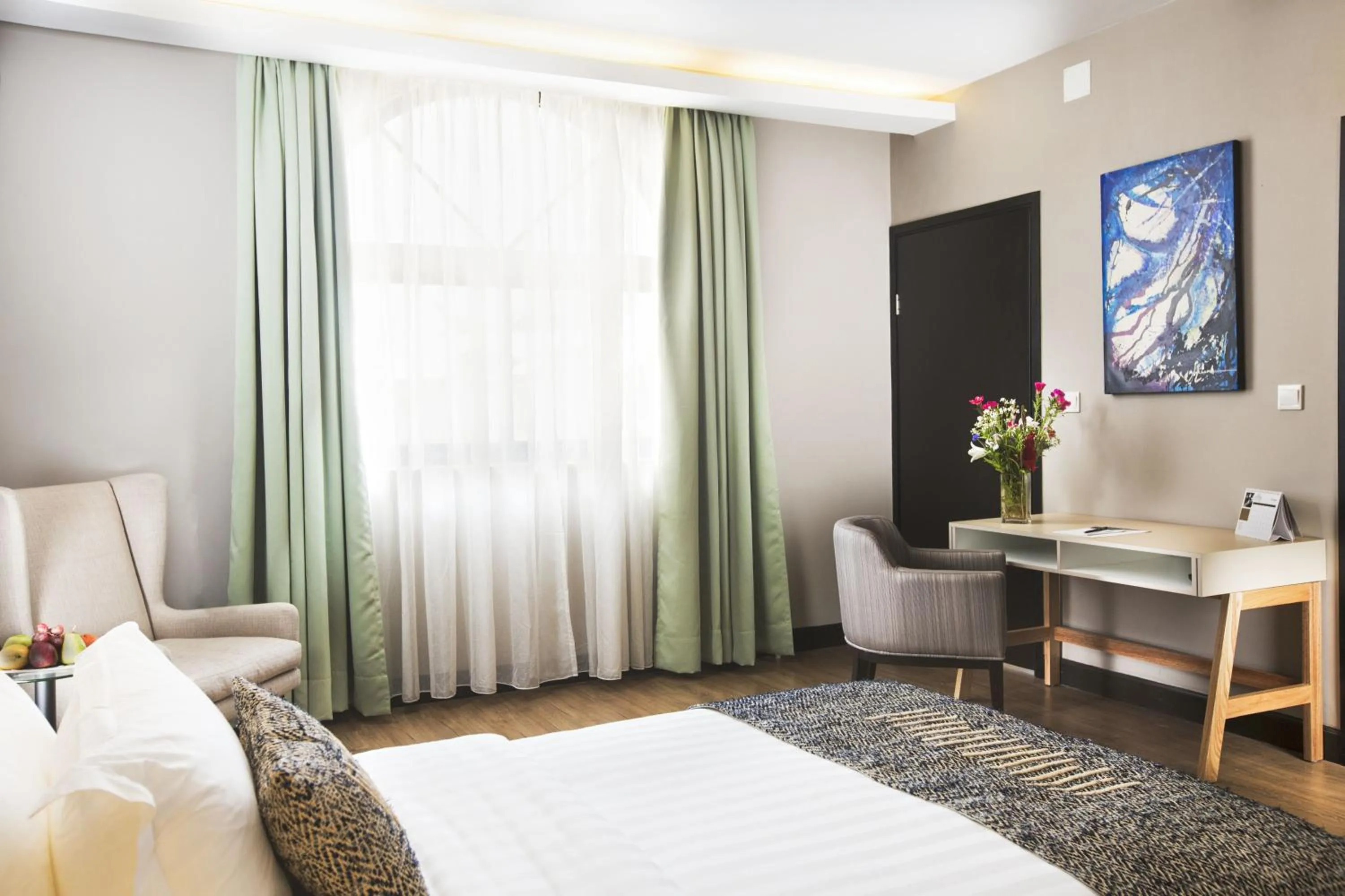 Photo of the whole room, Bed in San Cristobal Boutique Hotel - Ivato Airport