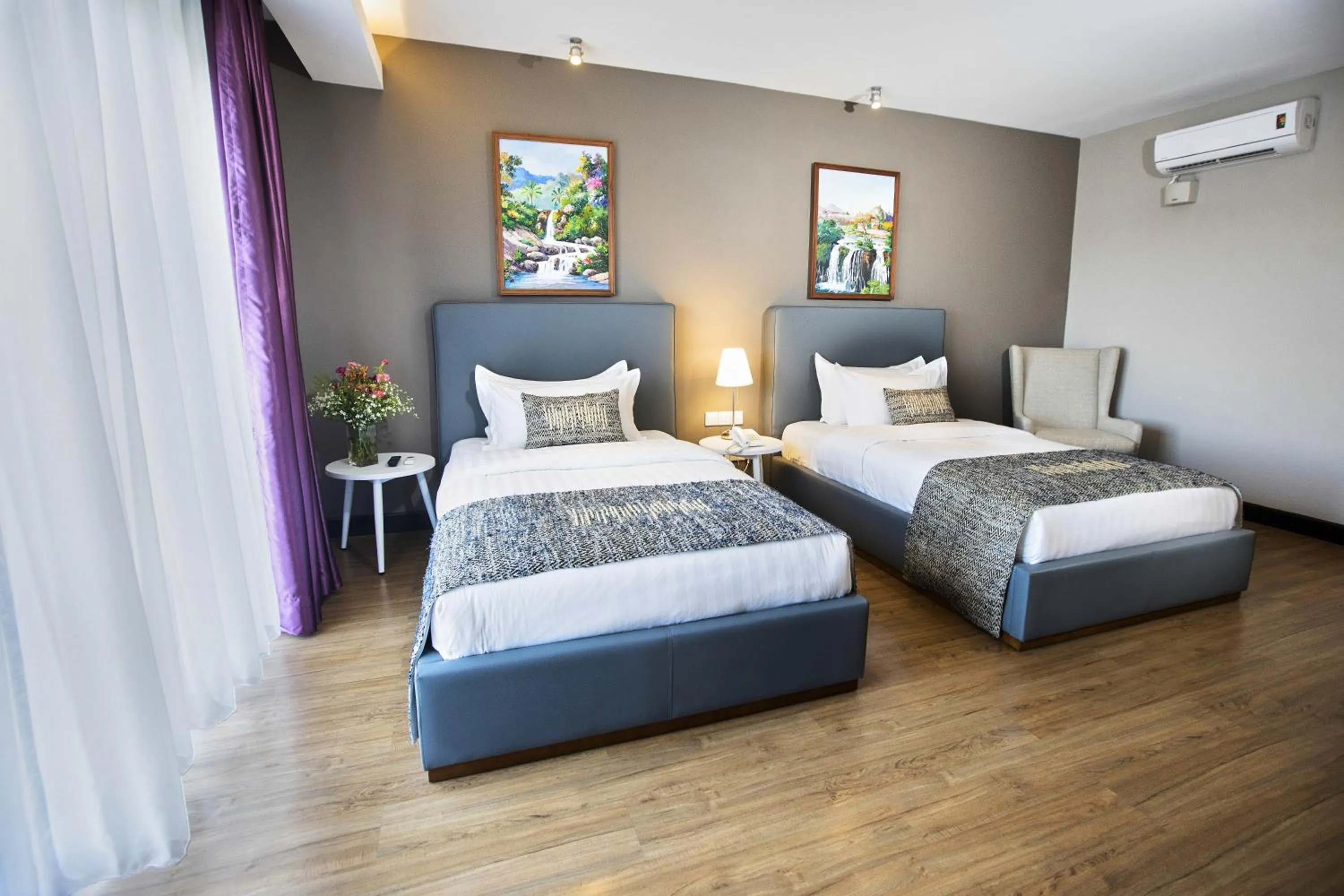 Photo of the whole room, Bed in San Cristobal Boutique Hotel - Ivato Airport