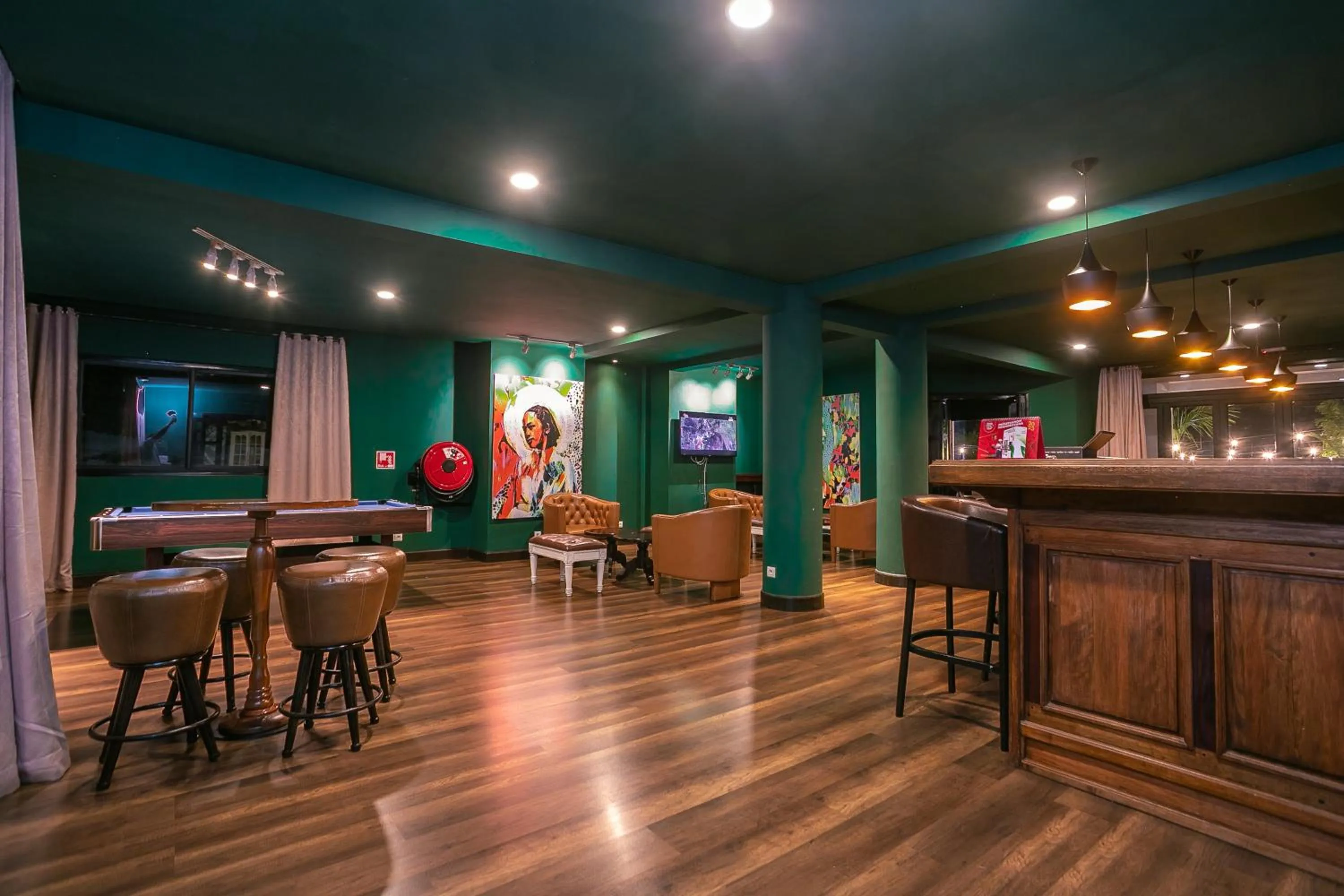 Lounge or bar in San Cristobal Boutique Hotel - Ivato Airport