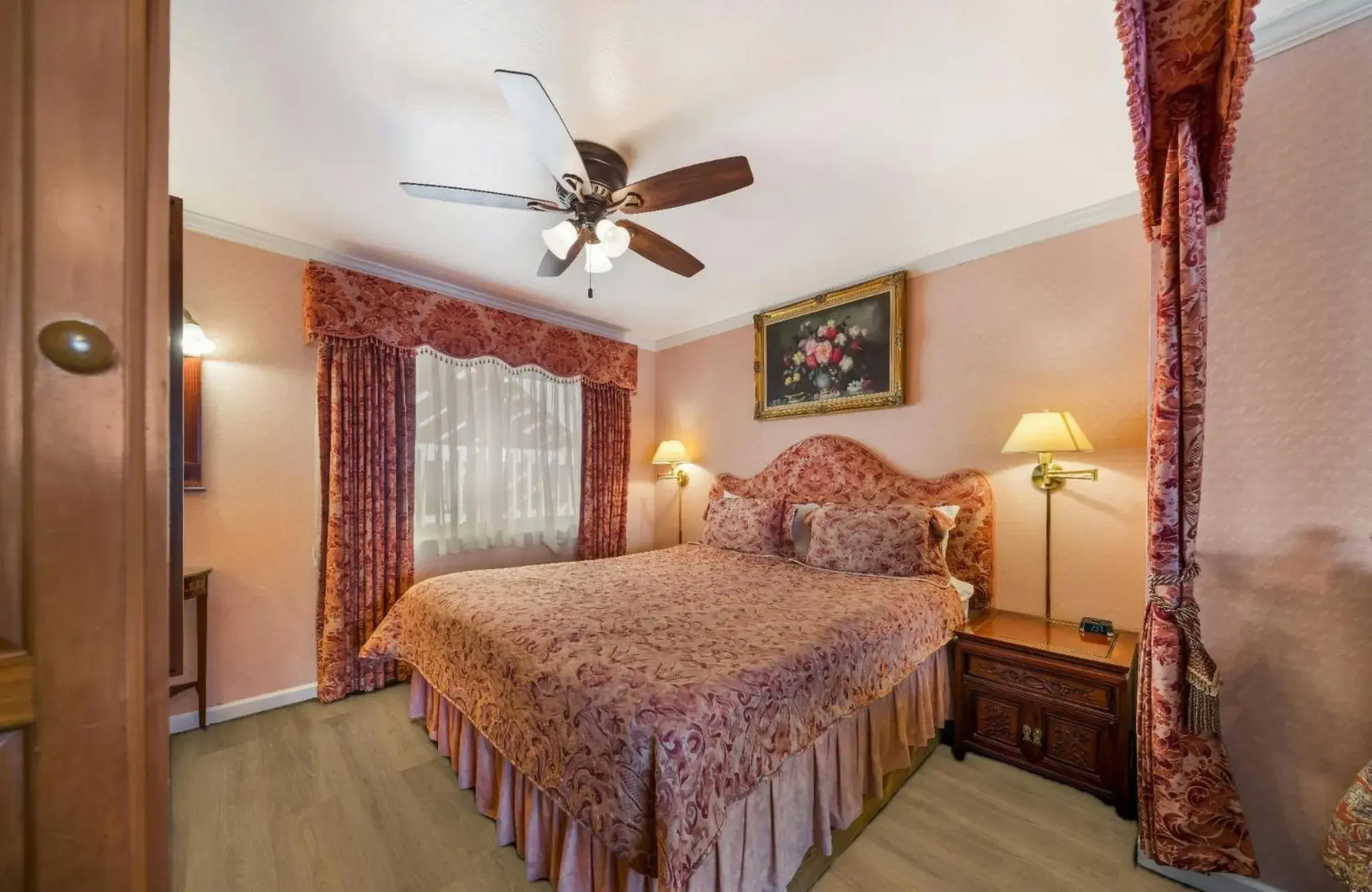 Bedroom, Bed in Carmel Inn & Suites Bedroom, Bed in Carmel Inn & Suites