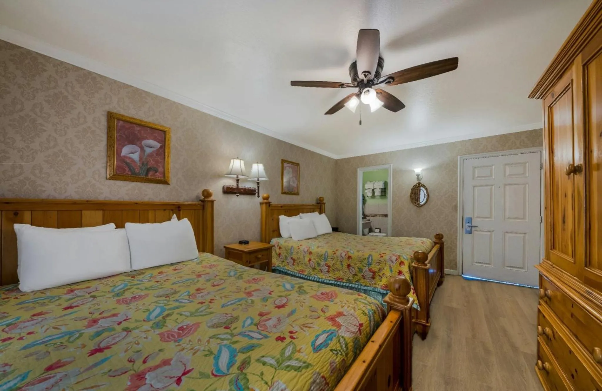 Bedroom, Bed in Carmel Inn & Suites