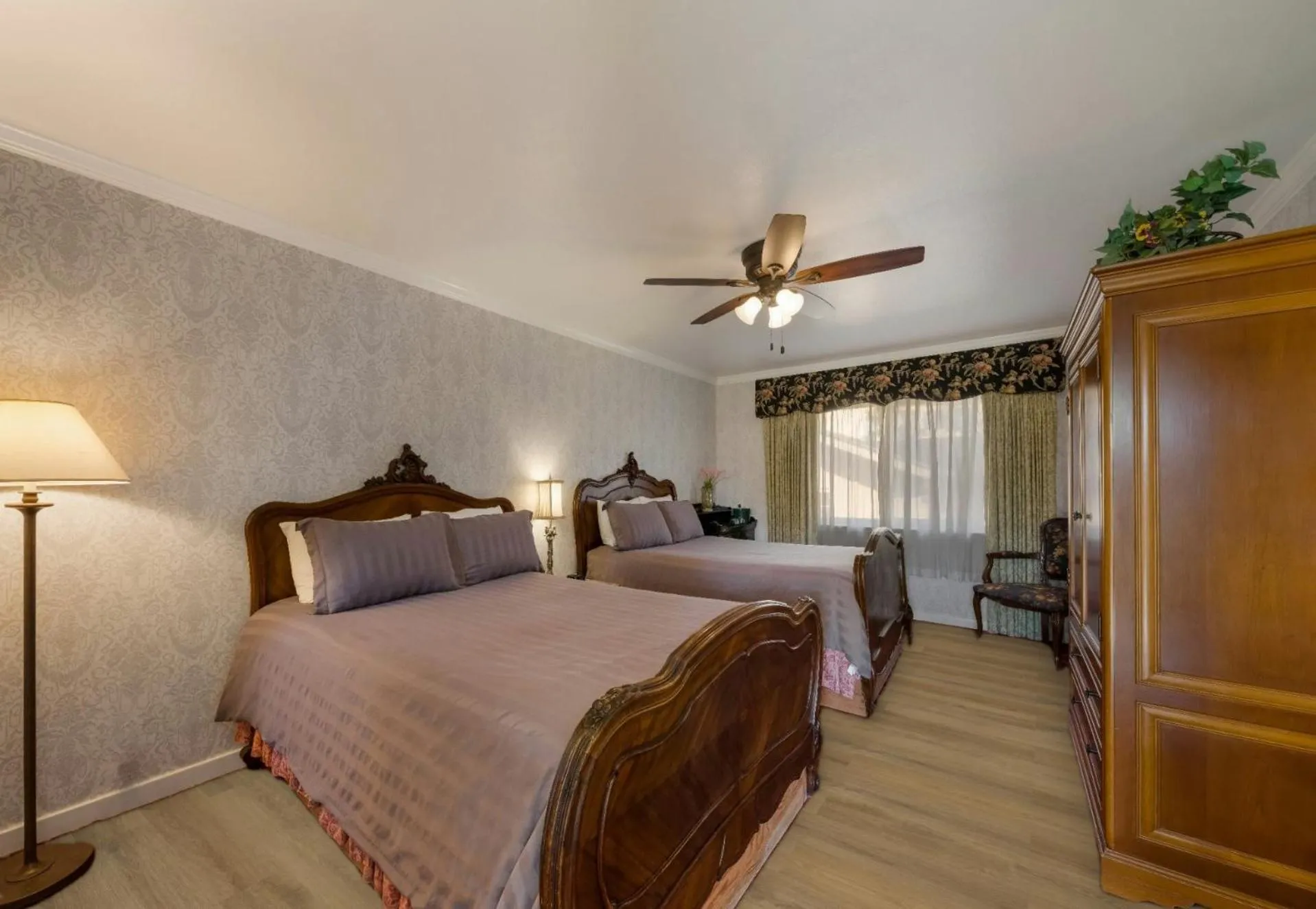 Bedroom, Bed in Carmel Inn & Suites