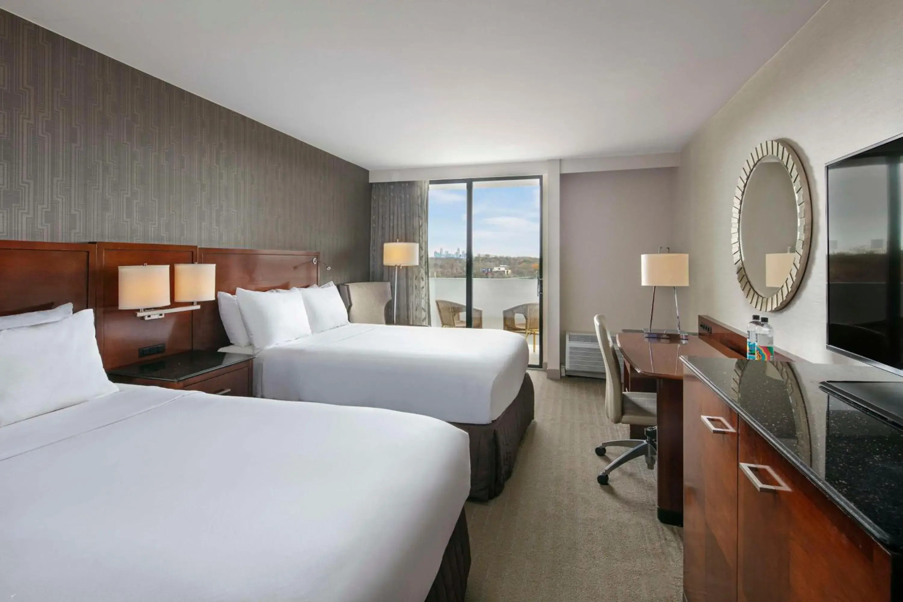 Bedroom, Bed in Sonesta Charlotte Lower South End Bedroom, Bed in Sonesta Charlotte Lower South End