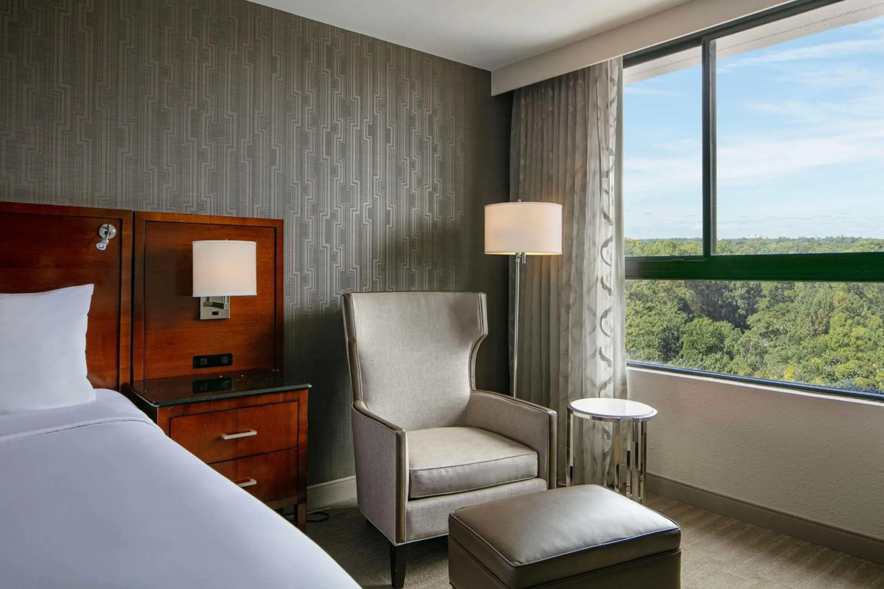 Bedroom, Bed in Sonesta Charlotte Lower South End Bedroom, Bed in Sonesta Charlotte Lower South End