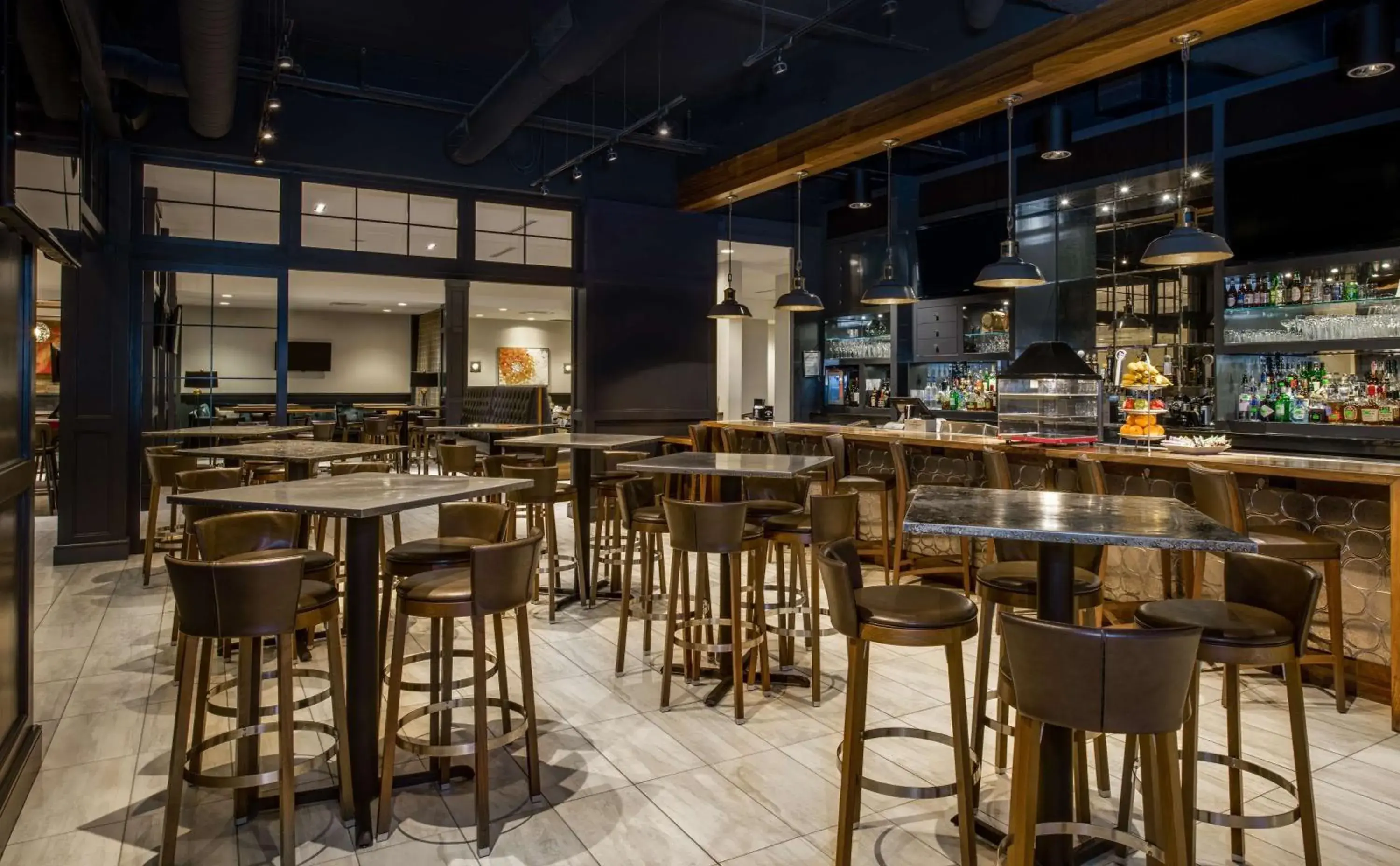 Lounge or bar in Sonesta Charlotte Lower South End Lounge or bar in Sonesta Charlotte Lower South End