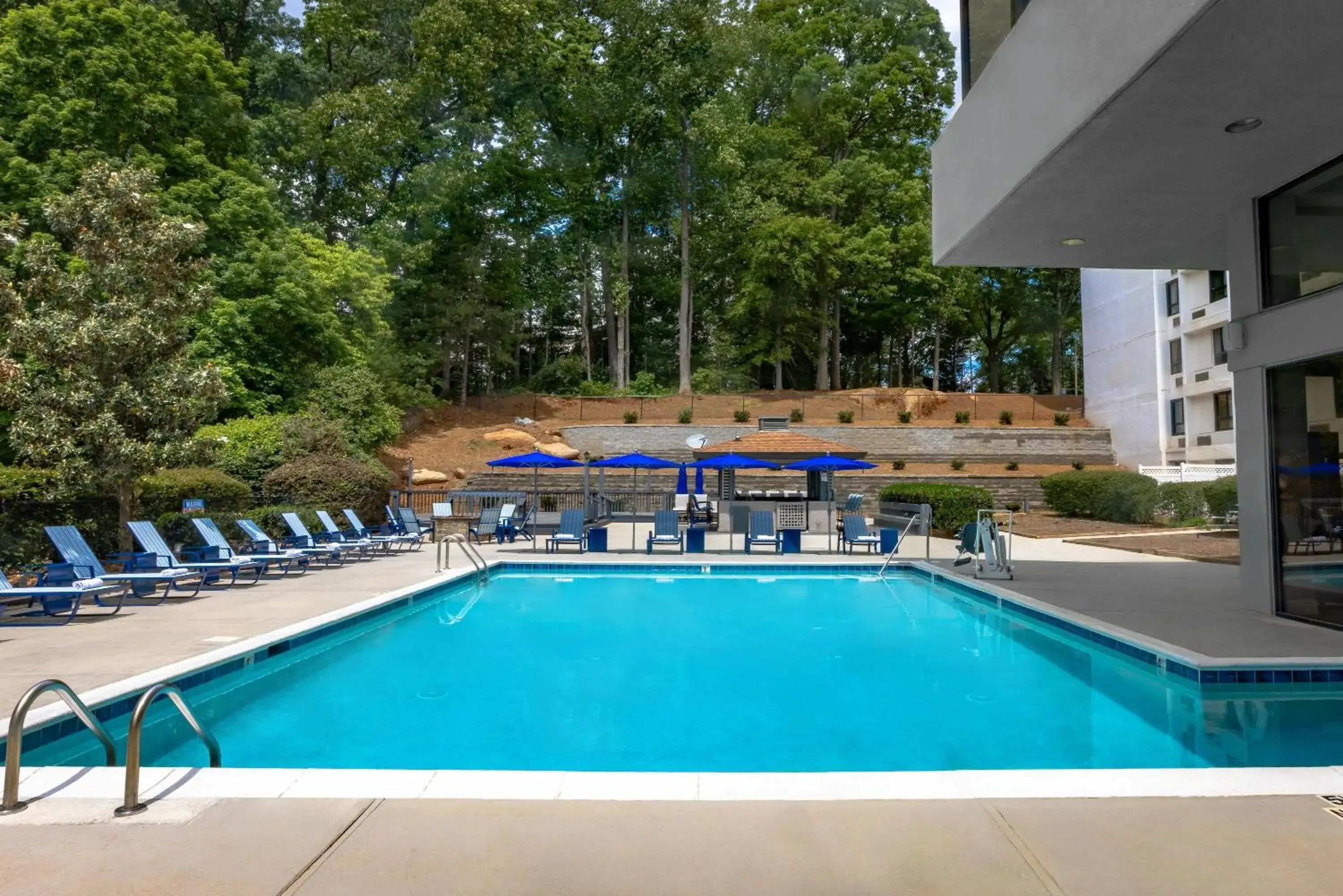 Pool view in Sonesta Charlotte Lower South End Pool view in Sonesta Charlotte Lower South End