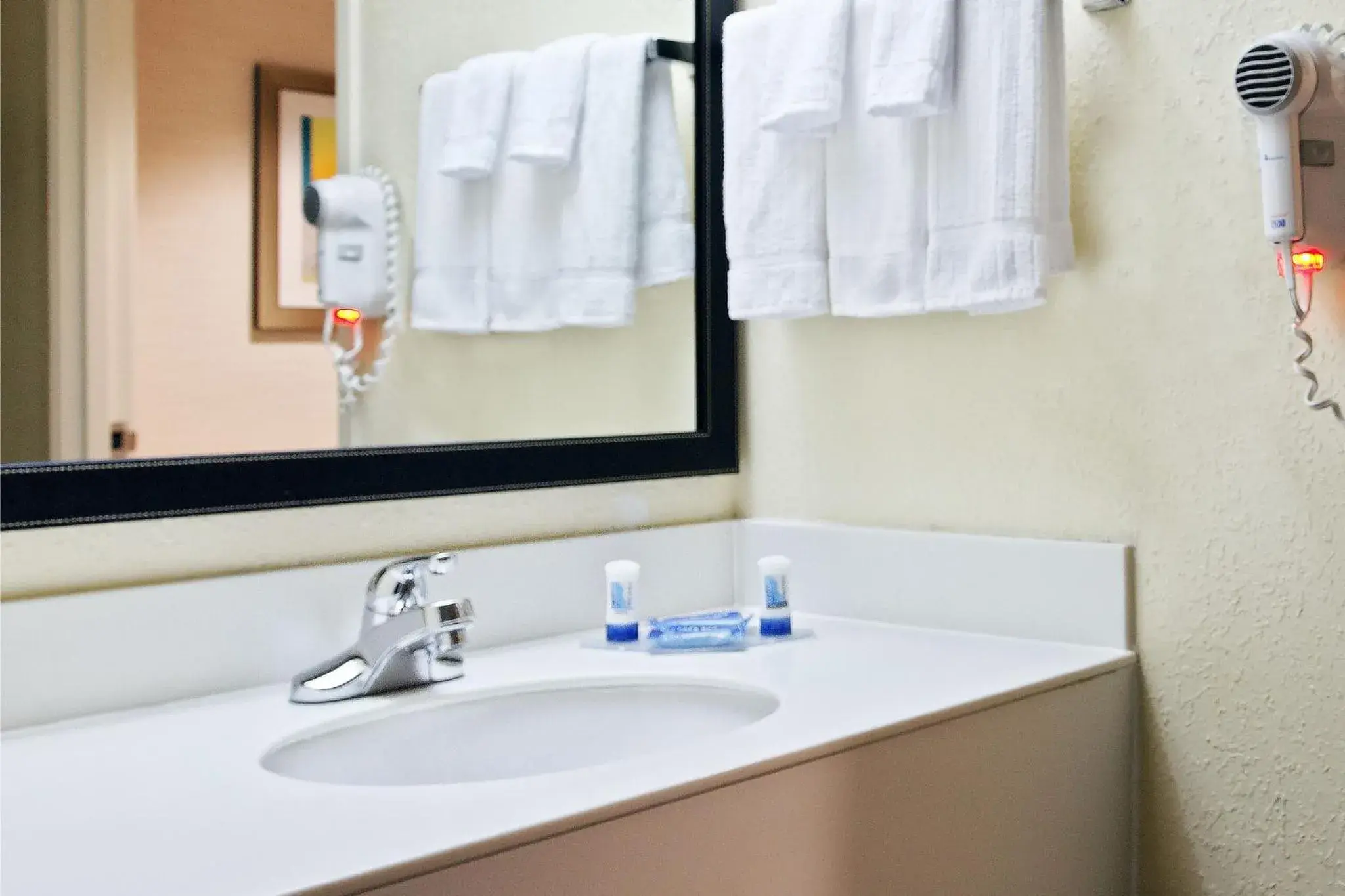 King Room - Non-Smoking in Fairfield Inn & Suites Charlotte Arrowood King Room - Non-Smoking in Fairfield Inn & Suites Charlotte Arrowood