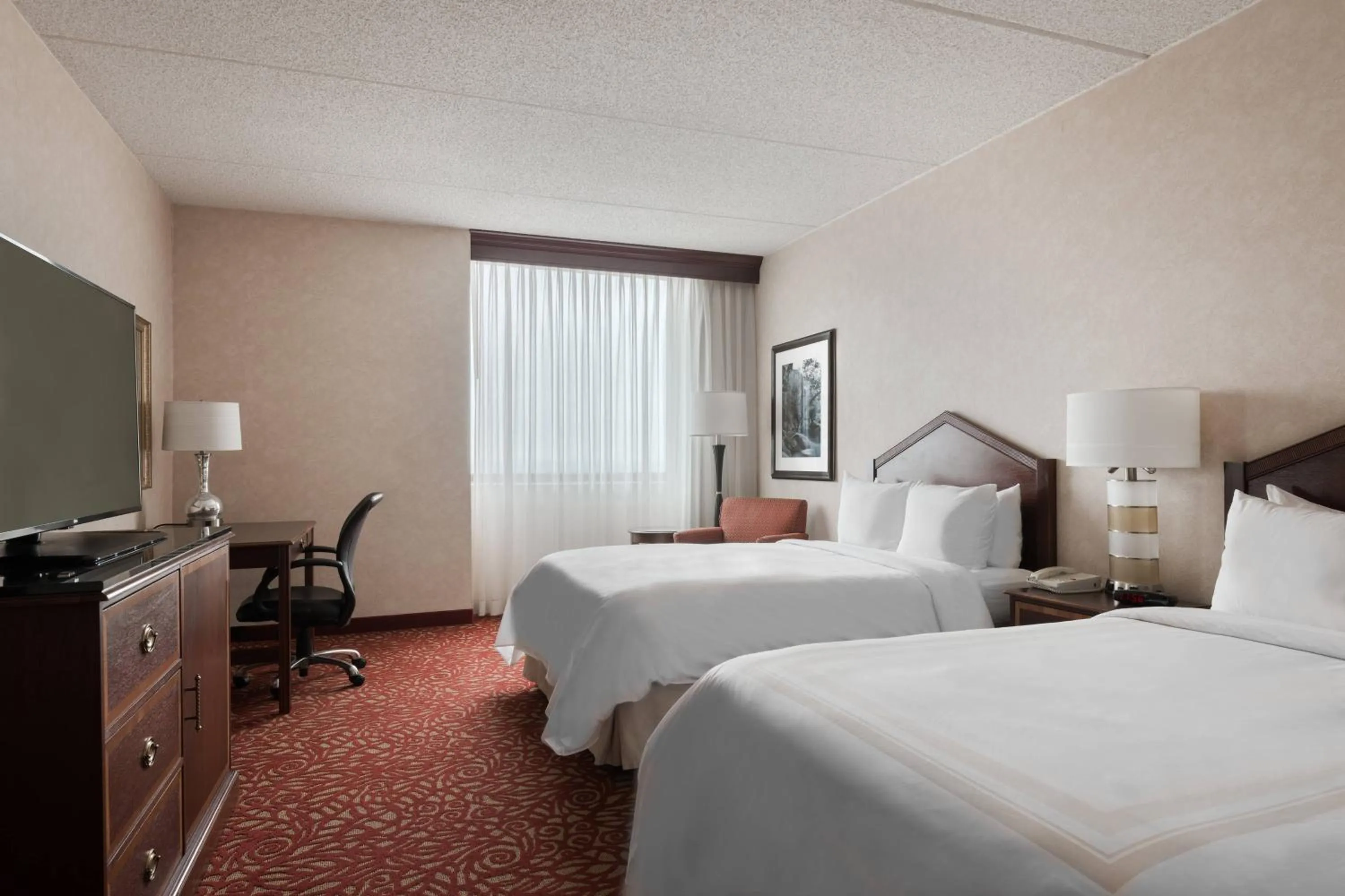 Photo of the whole room, Bed in Columbus Airport Marriott