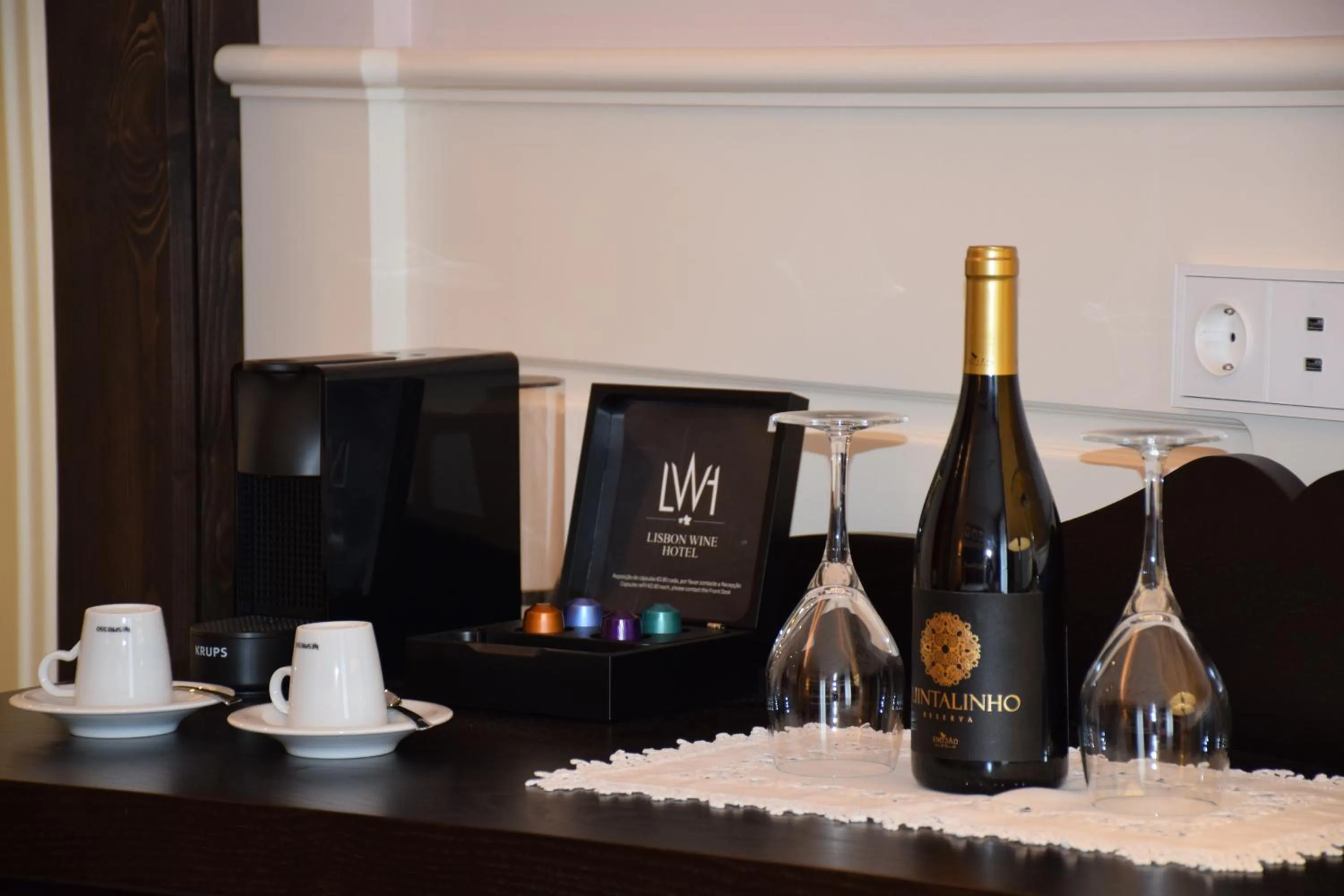Coffee/tea facilities in Lisbon Wine Hotel
