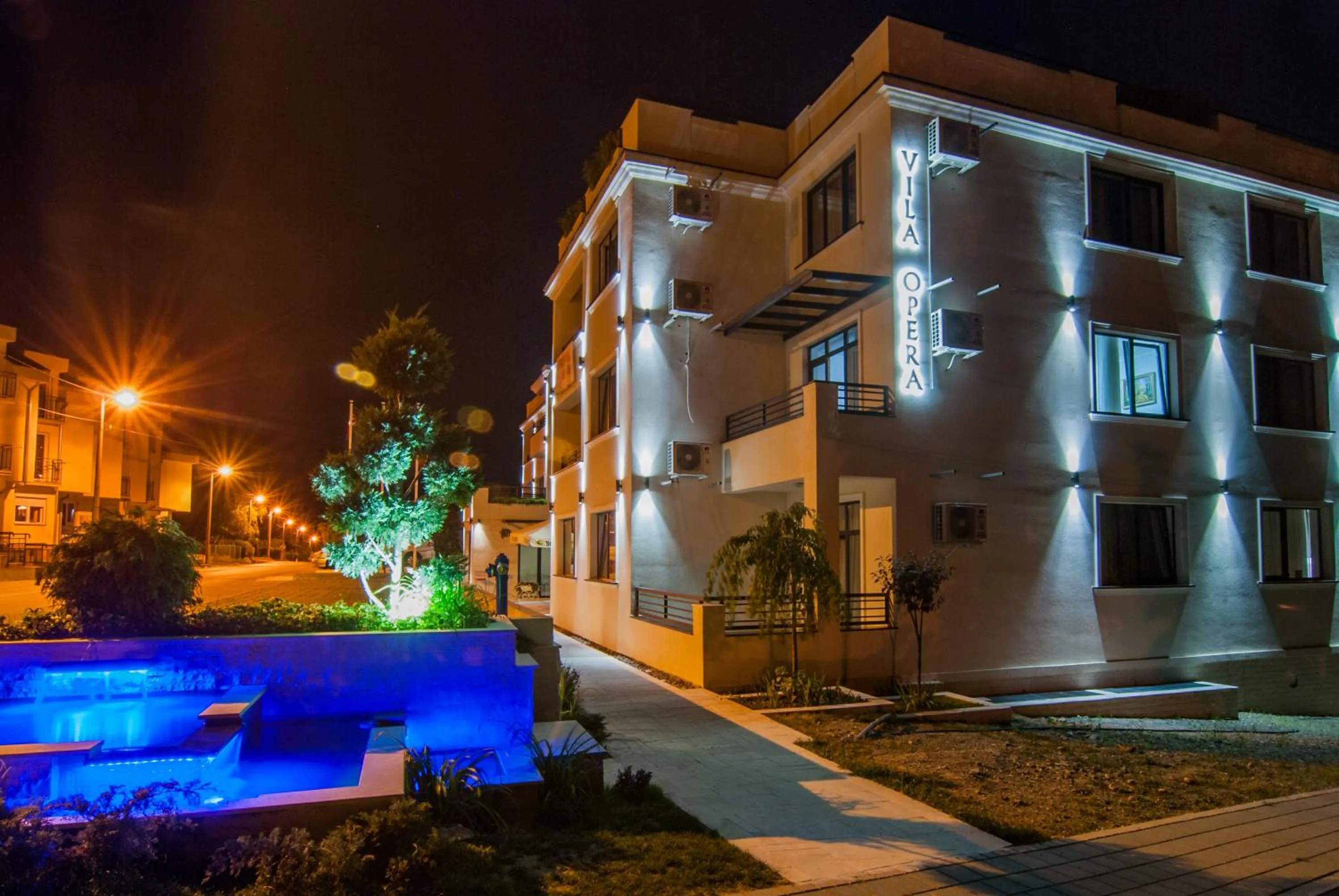 Property building in Vila Opera