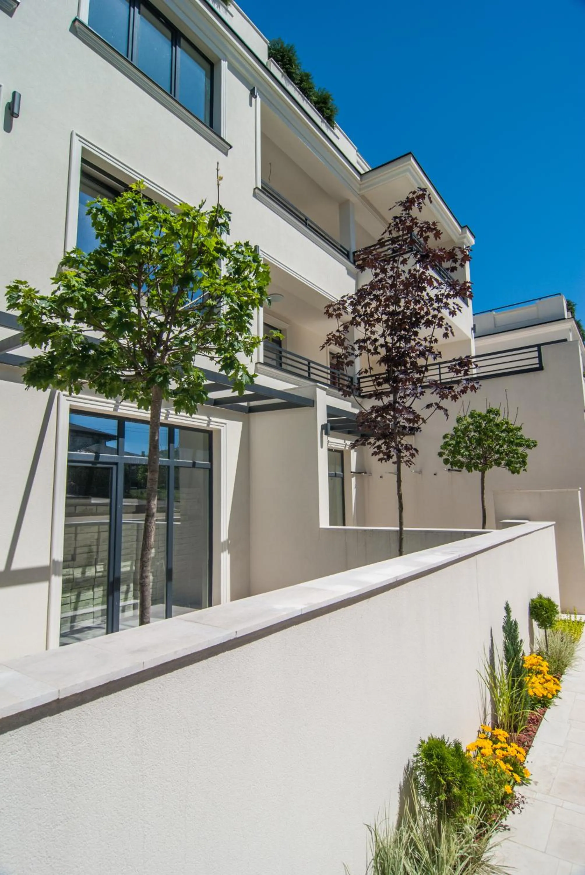 Property building in Vila Opera