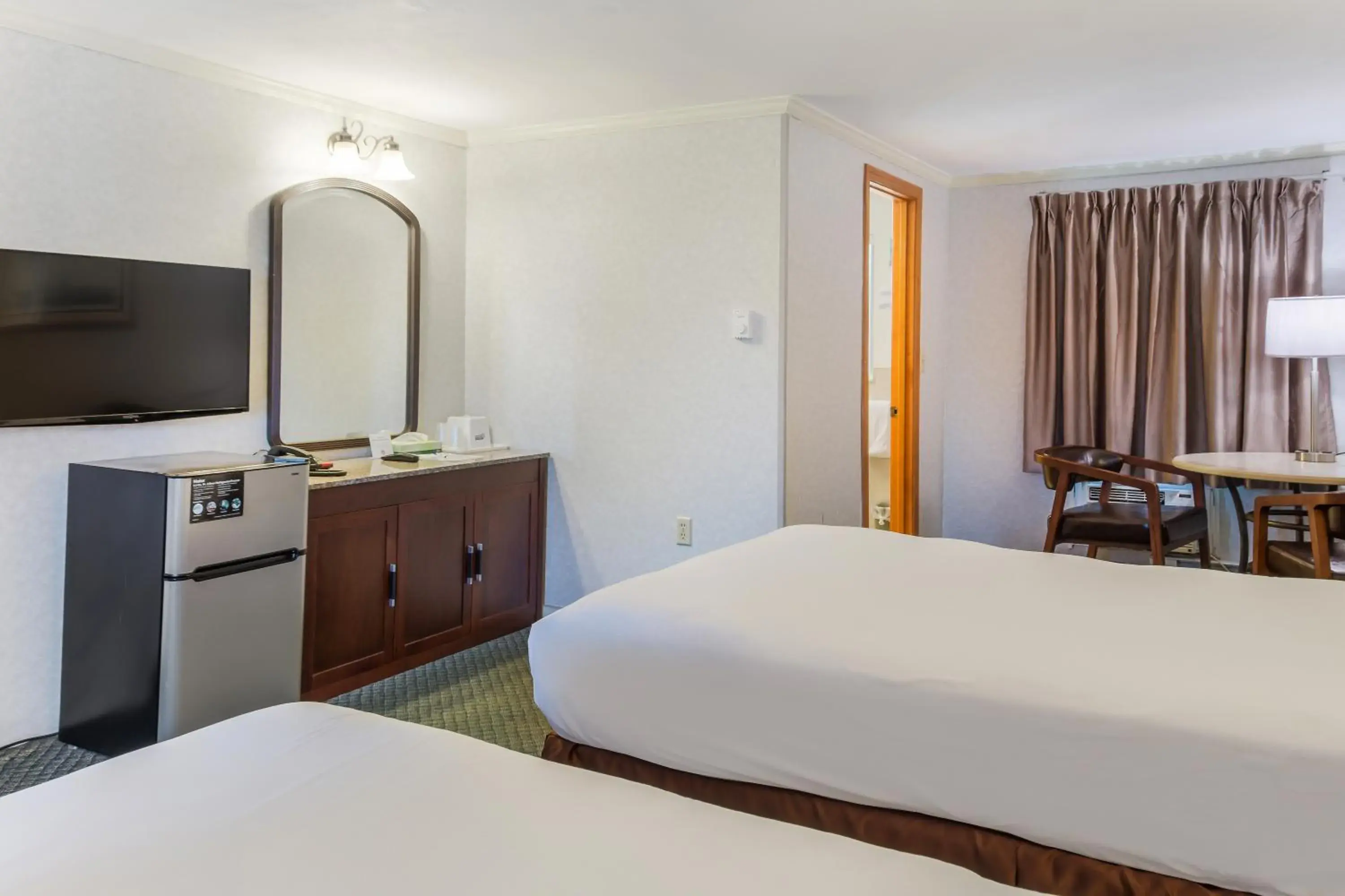 Bed in Americas Best Value Inn Hyannis Bed in Americas Best Value Inn Hyannis