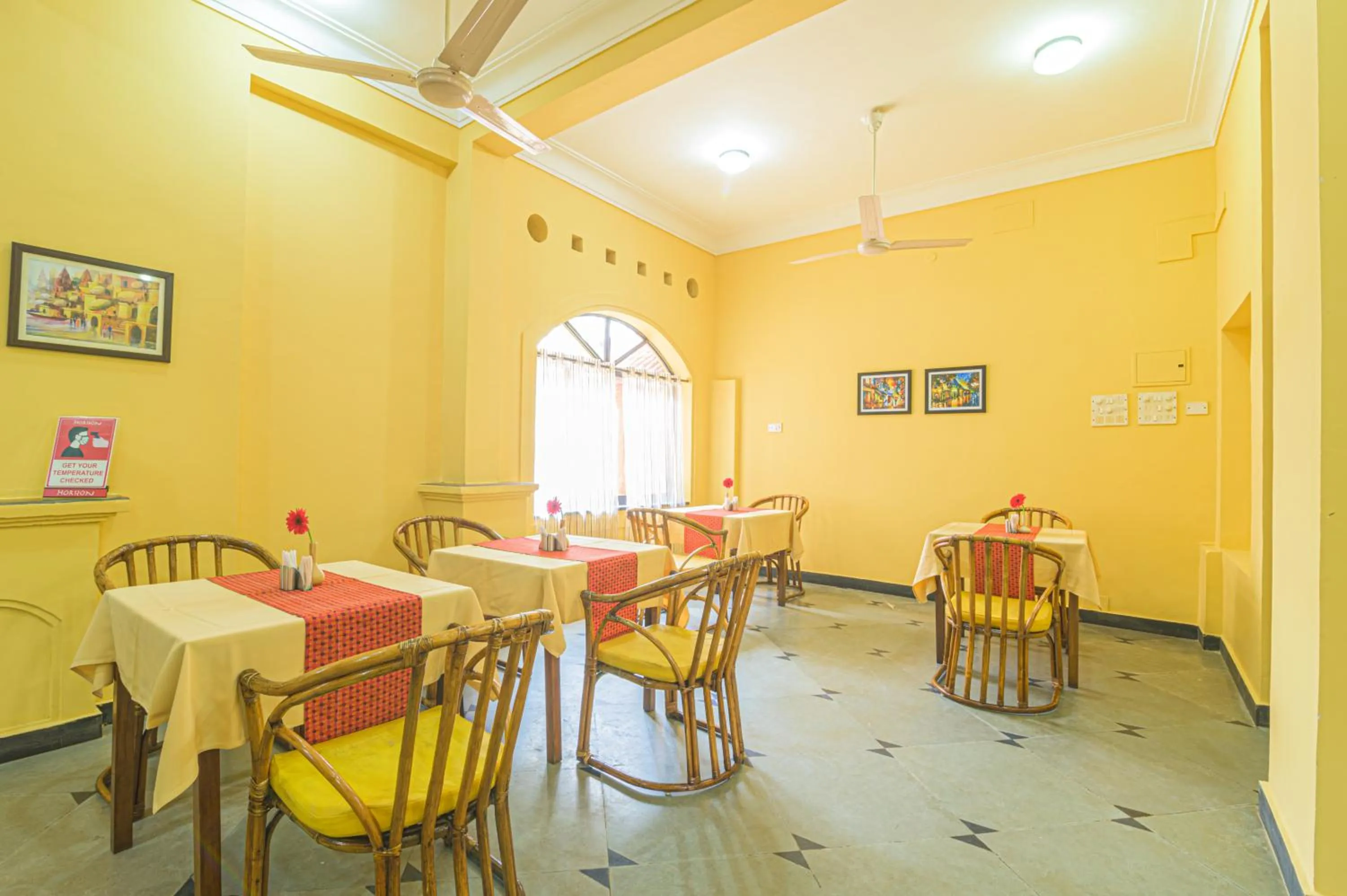 Restaurant/places to eat in The Horizon