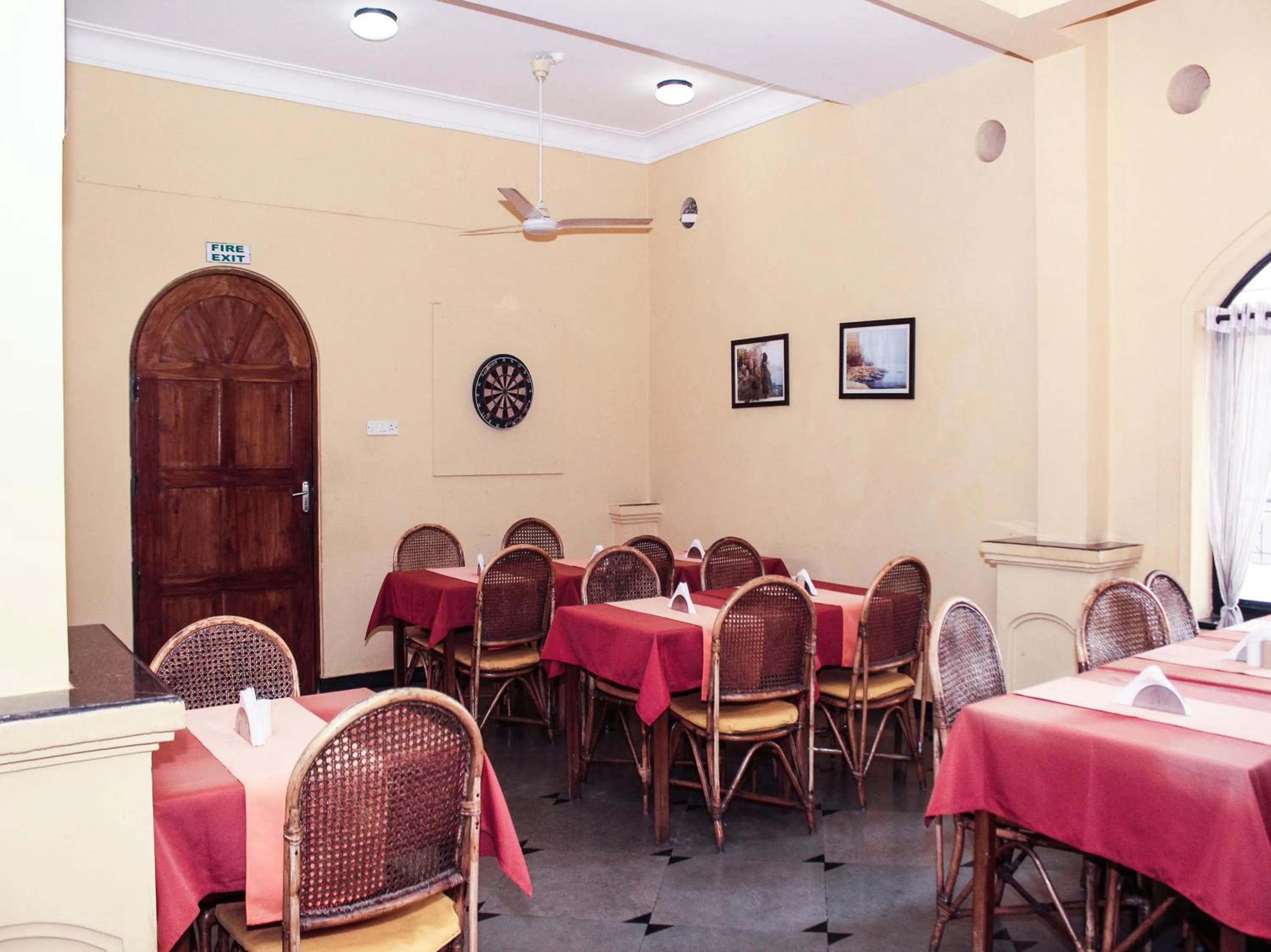 Restaurant/places to eat in The Horizon