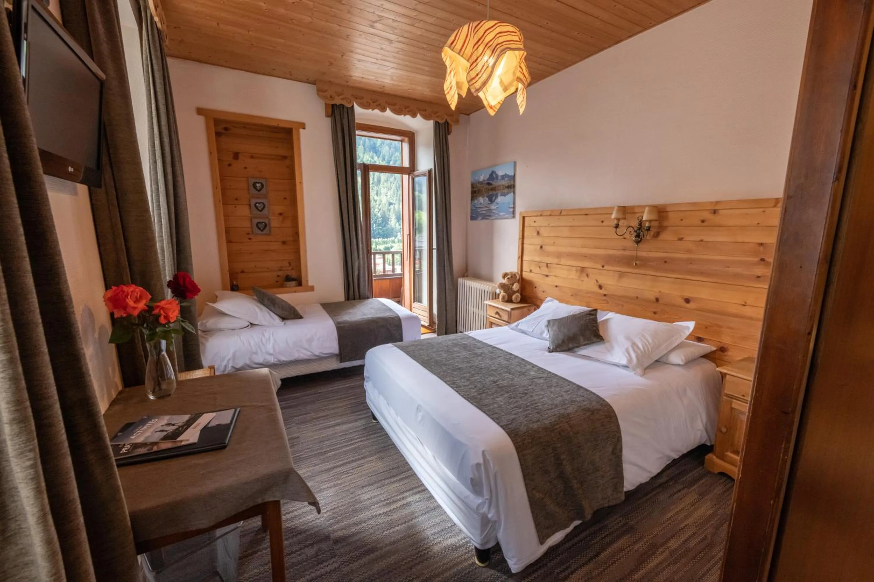 Bed in Hotel la Pointe Percee