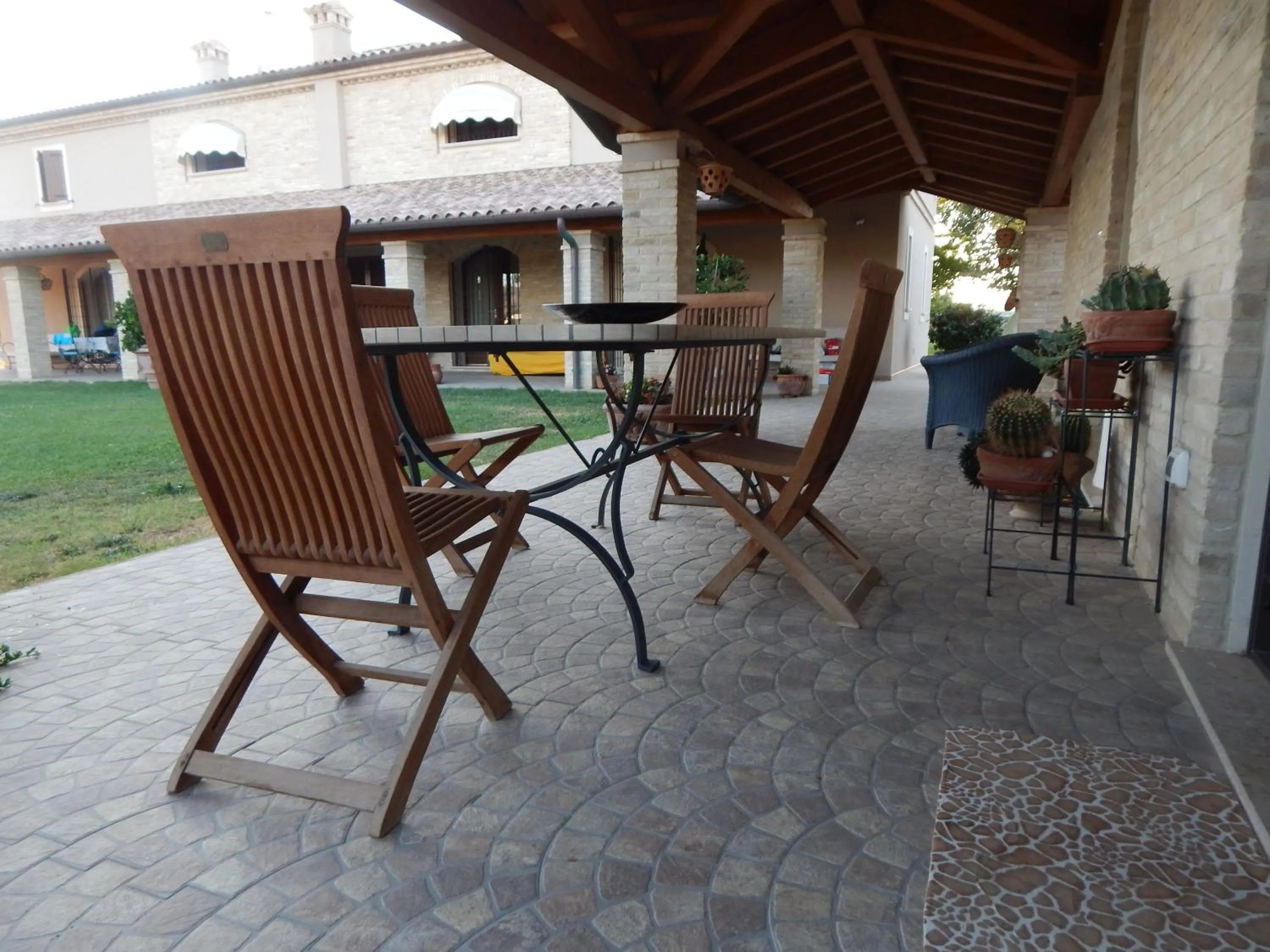 Patio in B & B LE TRE B