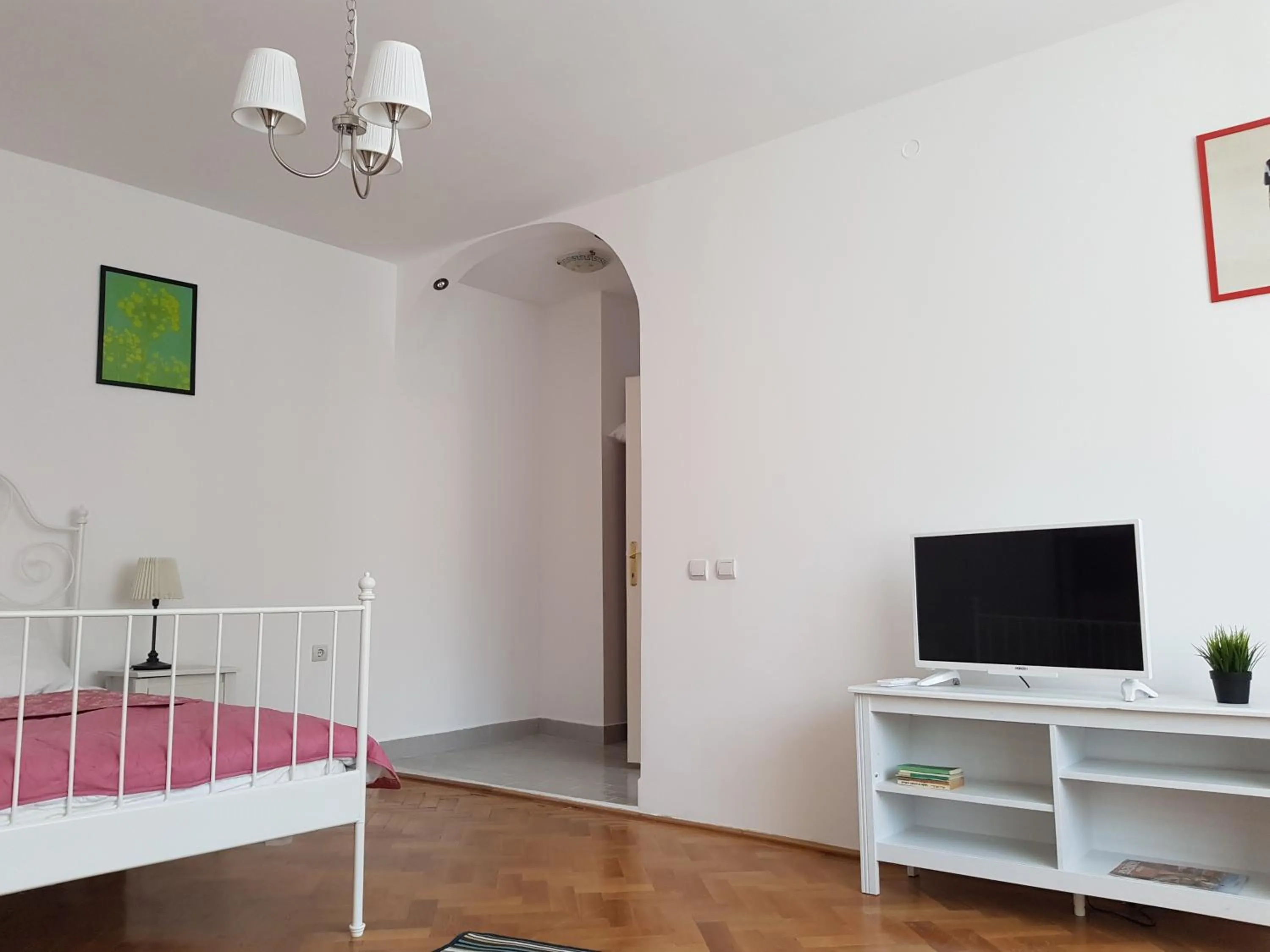 Photo of the whole room, Bed in Luk Old Town Apartment