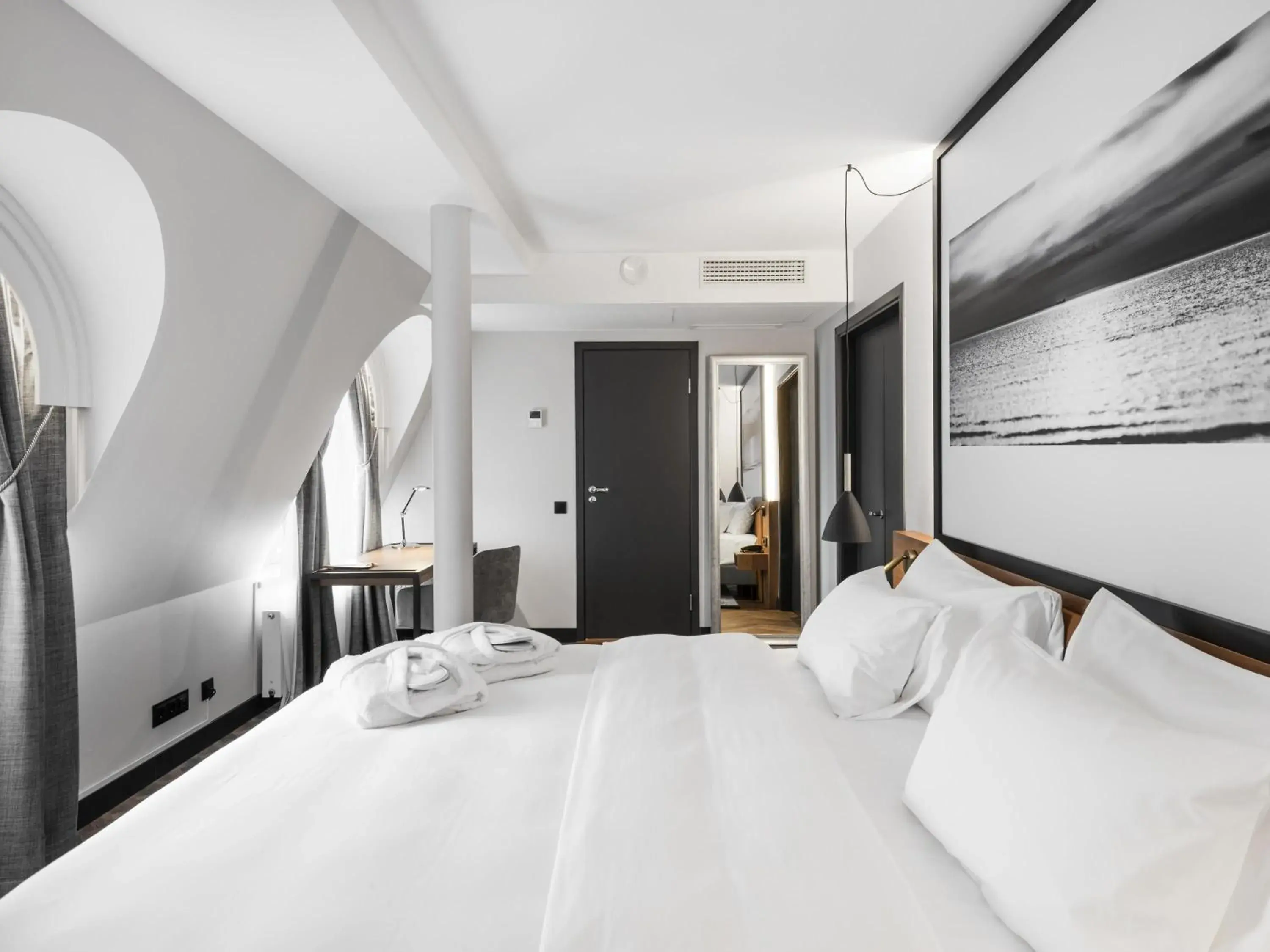 Bedroom, Bed in MERCURE KLAIPEDA CITY HOTEL, Meetings, Events, Restaurant & Bar - Accor Group, Pet Stay FREE Bedroom, Bed in MERCURE KLAIPEDA CITY HOTEL, Meetings, Events, Restaurant & Bar - Accor Group, Pet Stay FREE