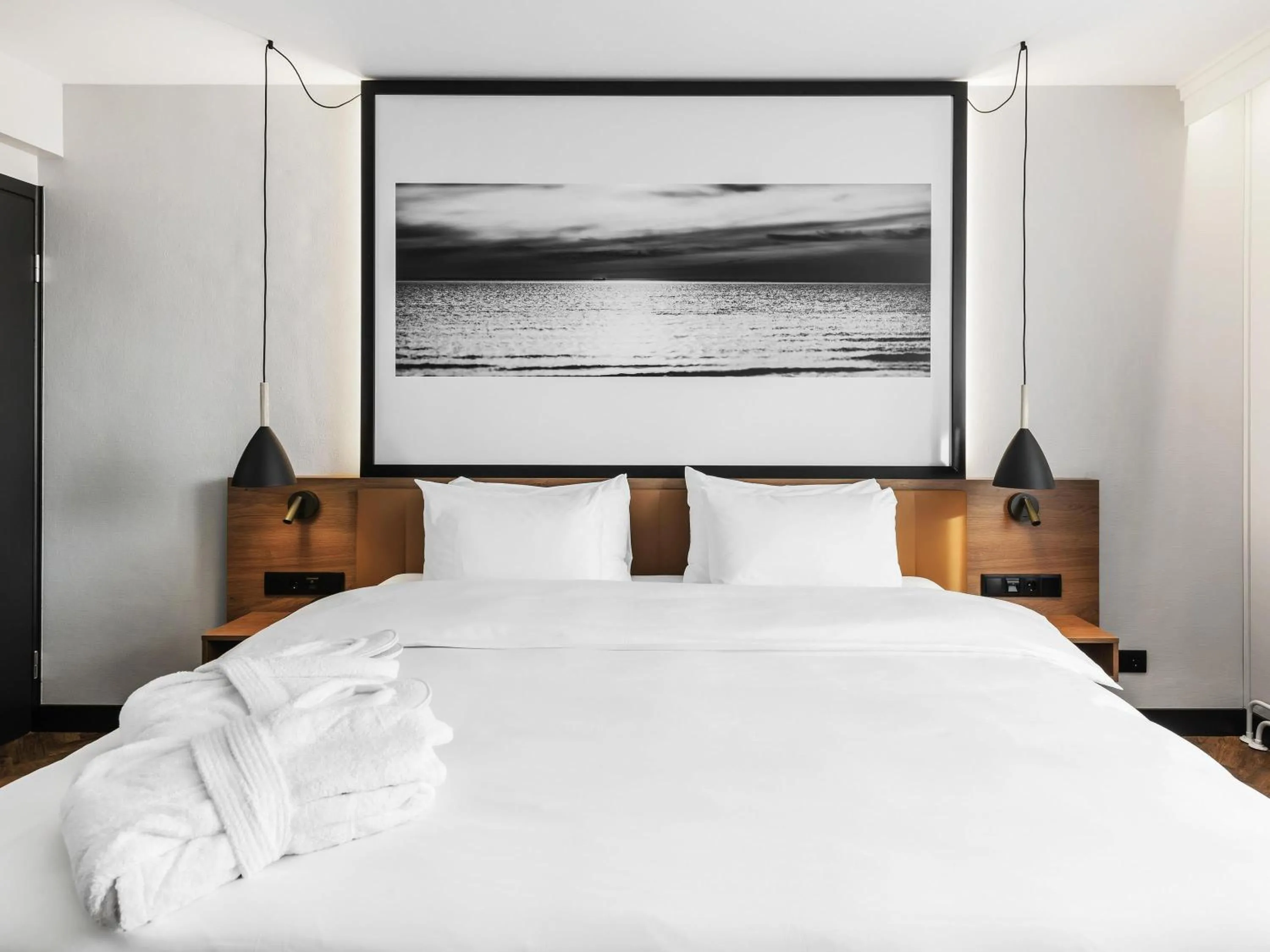 Bedroom, Bed in MERCURE KLAIPEDA CITY HOTEL, Meetings, Events, Restaurant & Bar - Accor Group, Pet Stay FREE