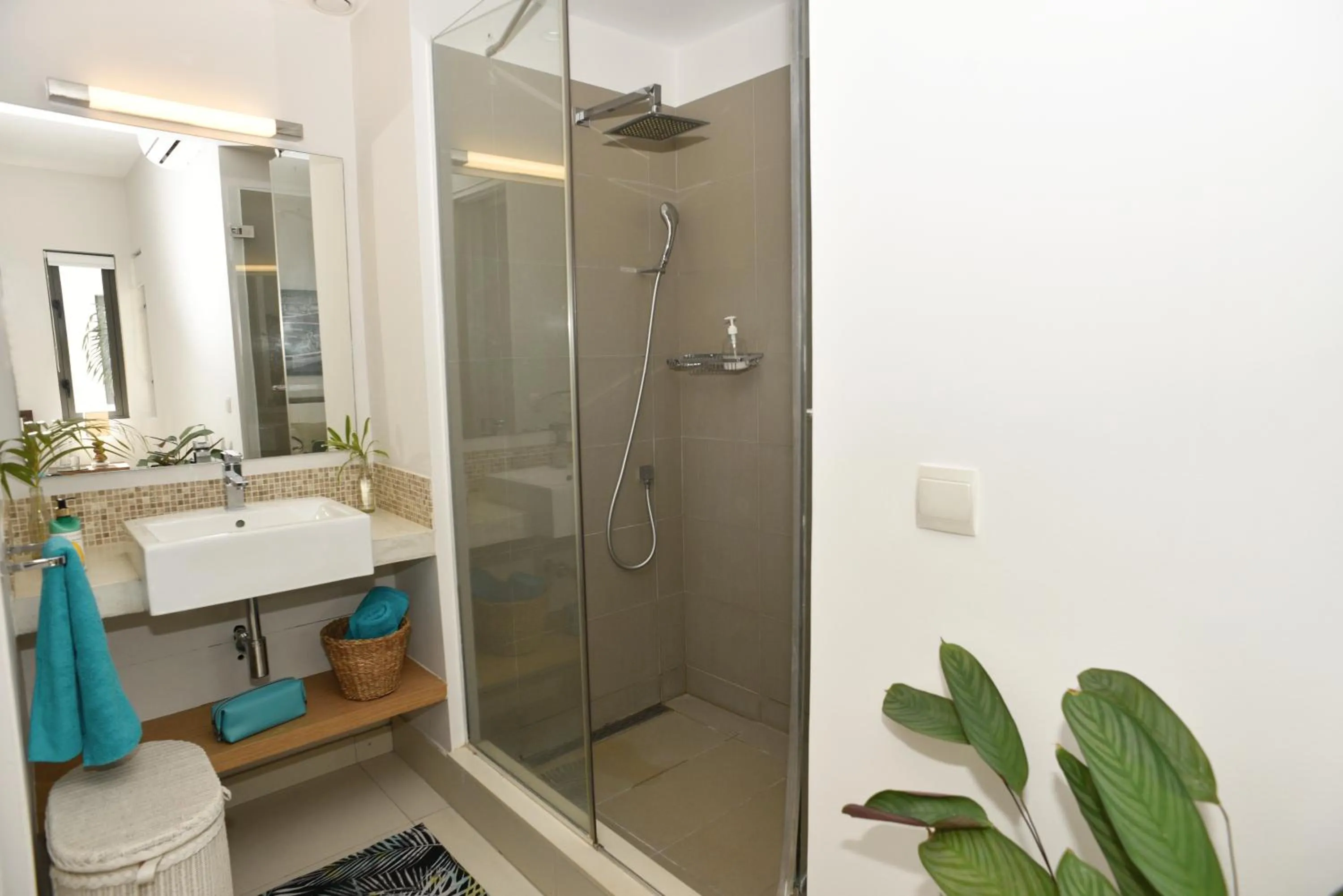 Cap Ouest Beachfront Luxury Penthouse & Apartment