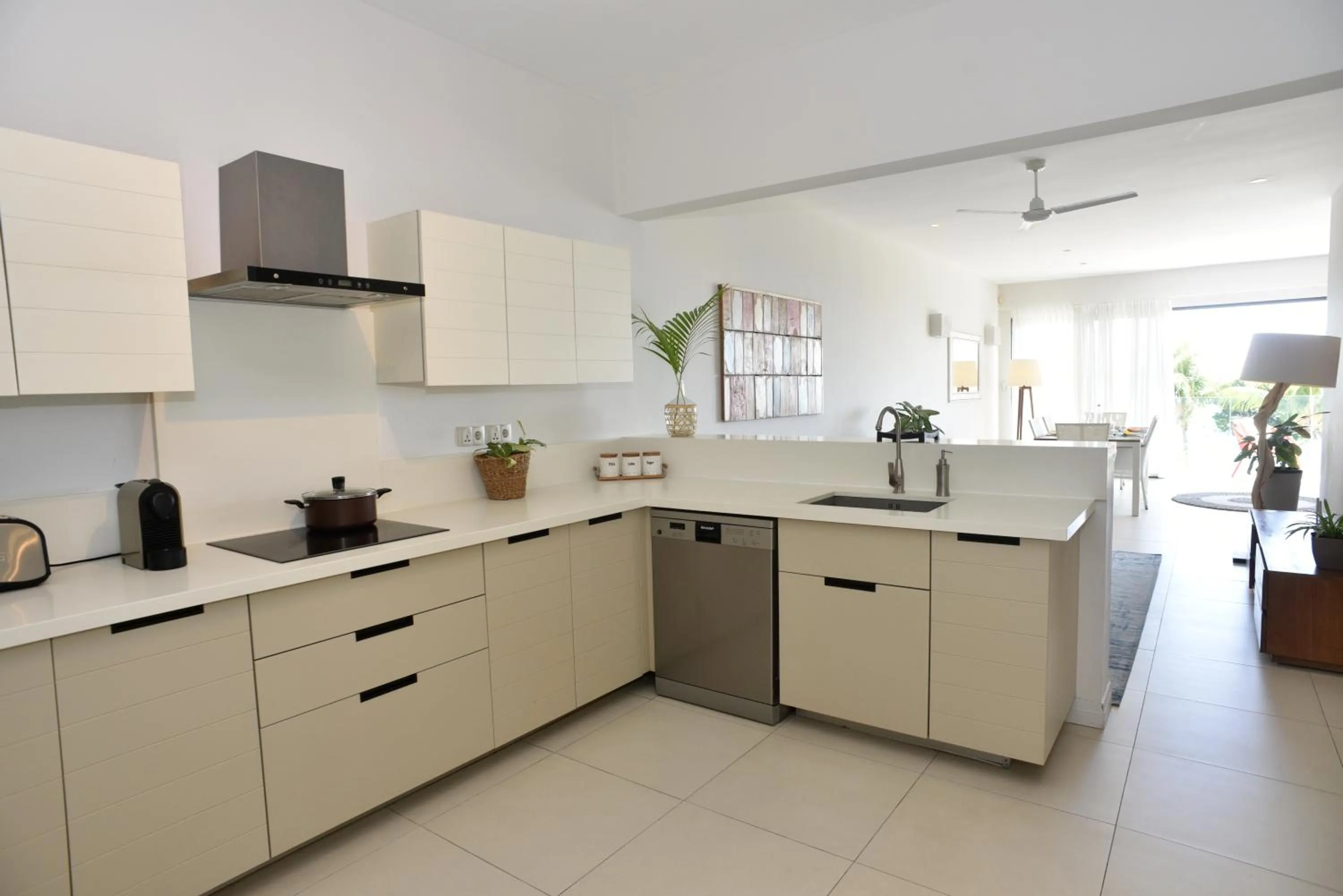 Cap Ouest Beachfront Luxury Penthouse & Apartment