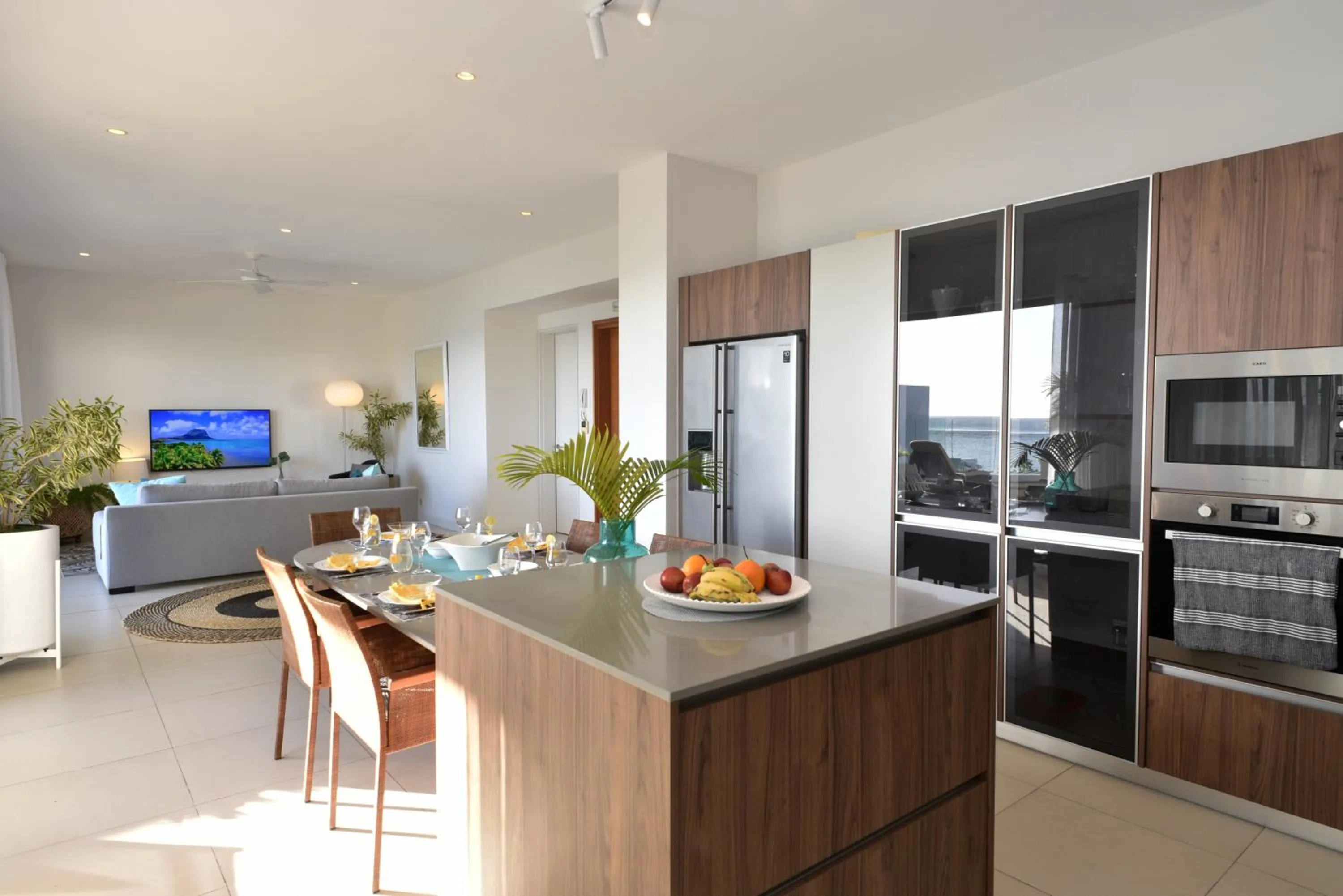 Cap Ouest Beachfront Luxury Penthouse & Apartment