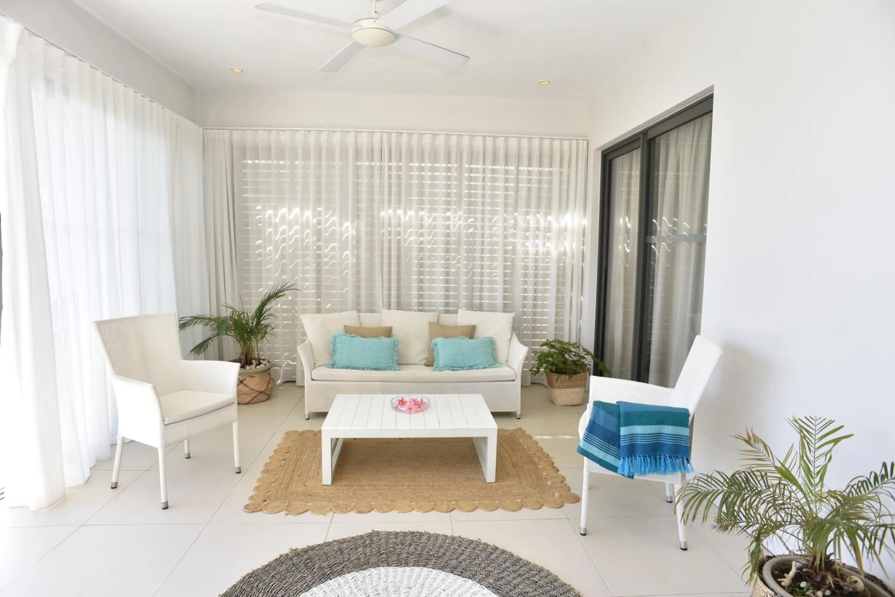 Cap Ouest Beachfront Luxury Penthouse & Apartment