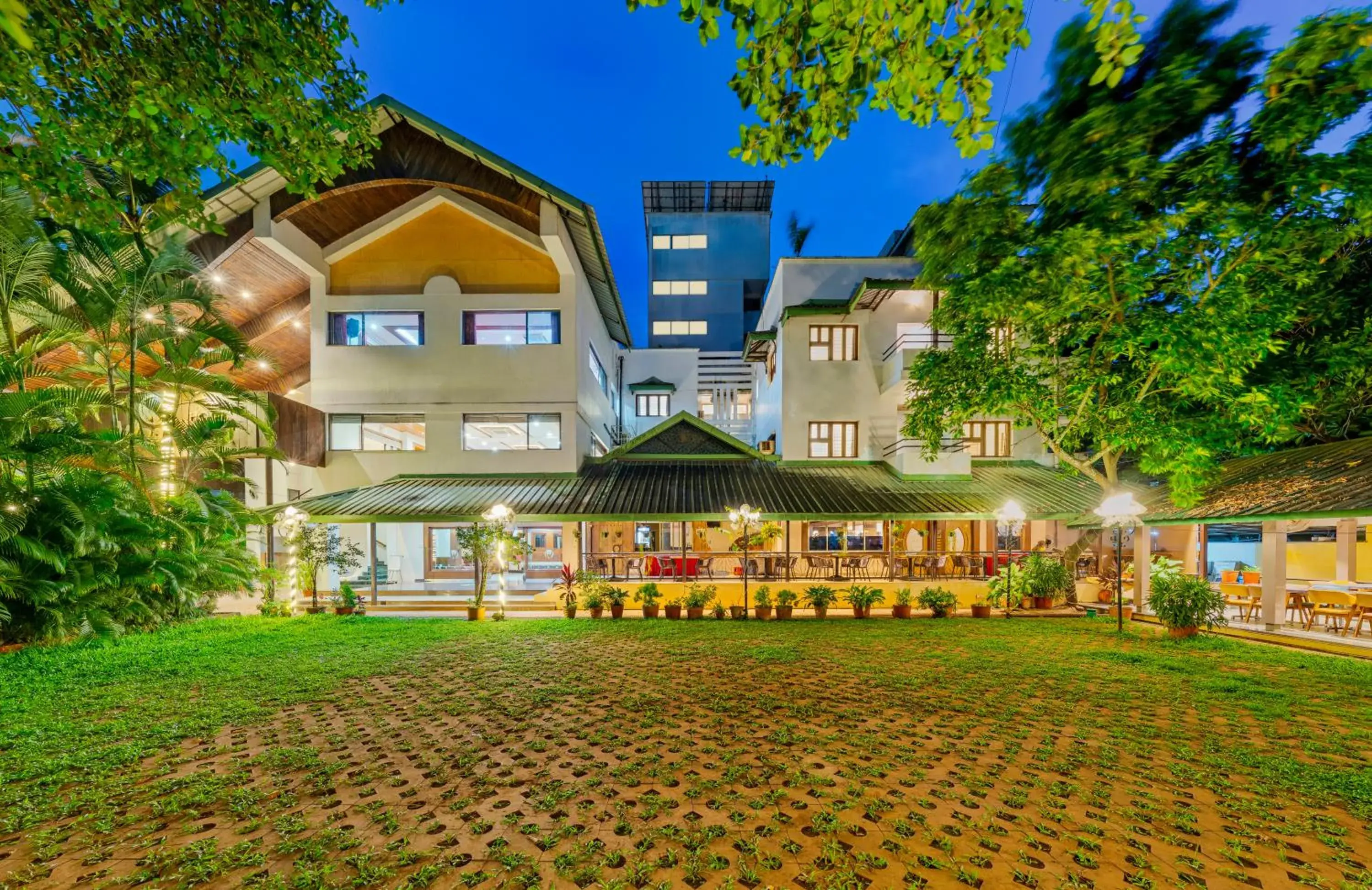 Property building in Hotel Woodland Property building in Hotel Woodland