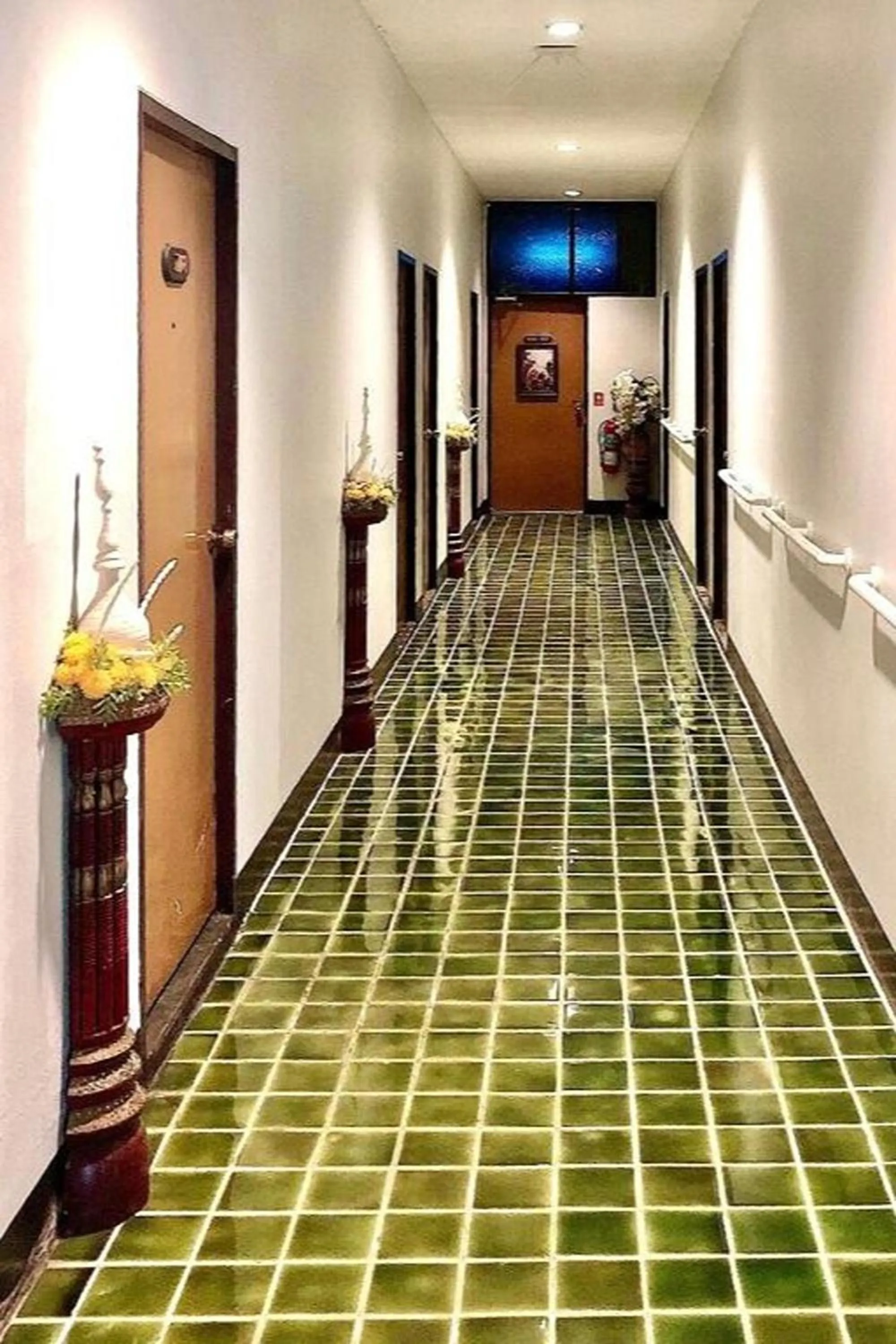 Property building in CM Night Bazaar Boutique Hotel - โรงแรม ซี เอ็ม ไนท์บาซาร์ บูทีค