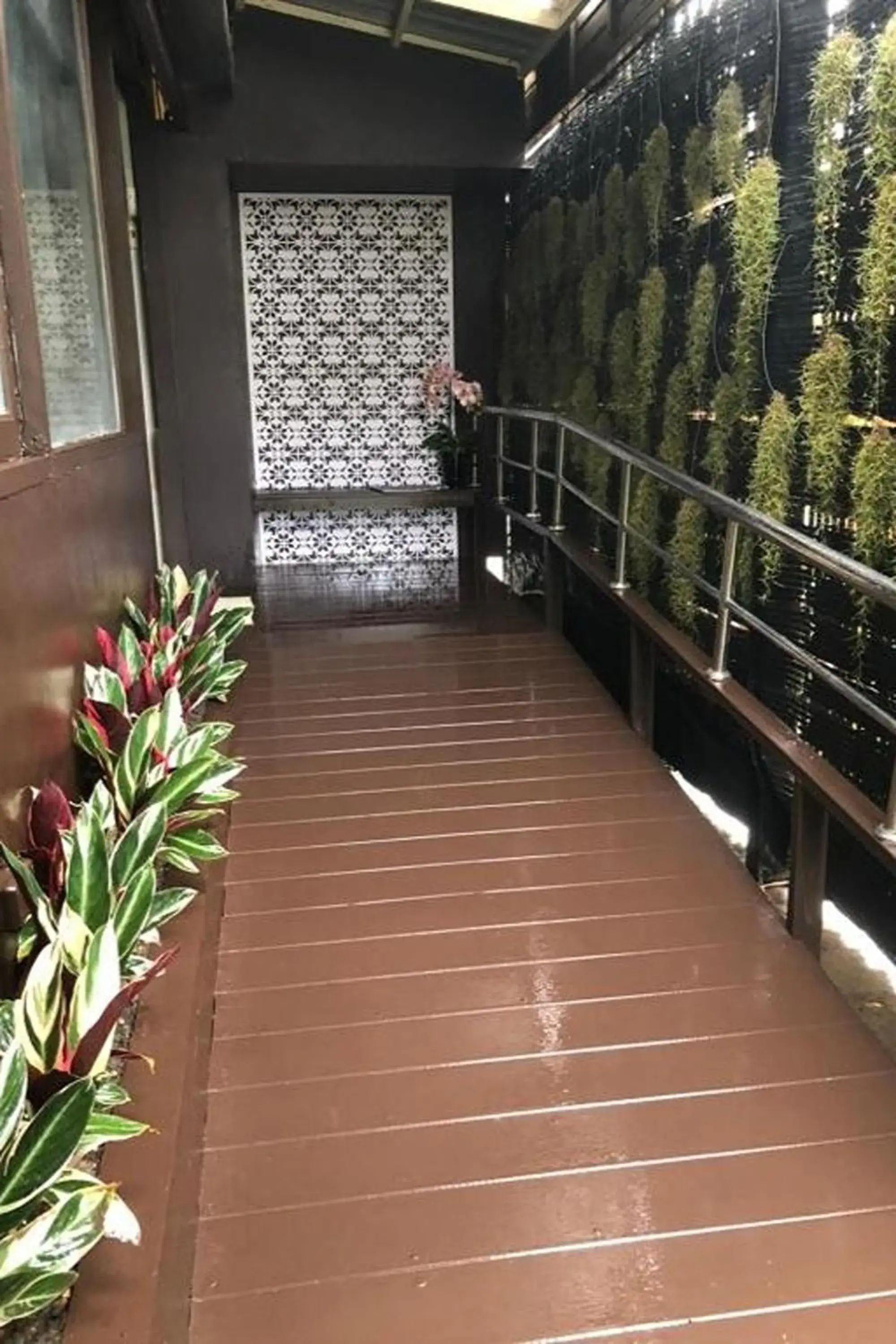 Property building in CM Night Bazaar Boutique Hotel Property building in CM Night Bazaar Boutique Hotel